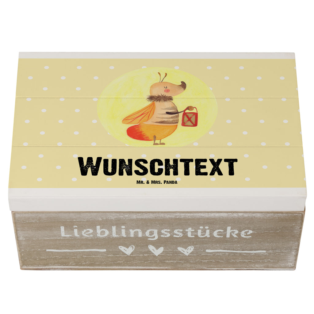 Personalisierte Holzkiste Glühwürmchen Holzkiste mit Namen, Kiste mit Namen, Schatzkiste mit Namen, Truhe mit Namen, Schatulle mit Namen, Erinnerungsbox mit Namen, Erinnerungskiste, mit Namen, Dekokiste mit Namen, Aufbewahrungsbox mit Namen, Holzkiste Personalisiert, Kiste Personalisiert, Schatzkiste Personalisiert, Truhe Personalisiert, Schatulle Personalisiert, Erinnerungsbox Personalisiert, Erinnerungskiste Personalisiert, Dekokiste Personalisiert, Aufbewahrungsbox Personalisiert, süße Tiermotive, gute Laune, lustige Sprüche, Tiere, Glühwürmchen, Glühwurm, Falter, Liebe, Leuchten, magisch, Liebesbeweis, Lieblingsmensch, Verlobung, Heiratsantrag, Jahrestag, Liebesspruch