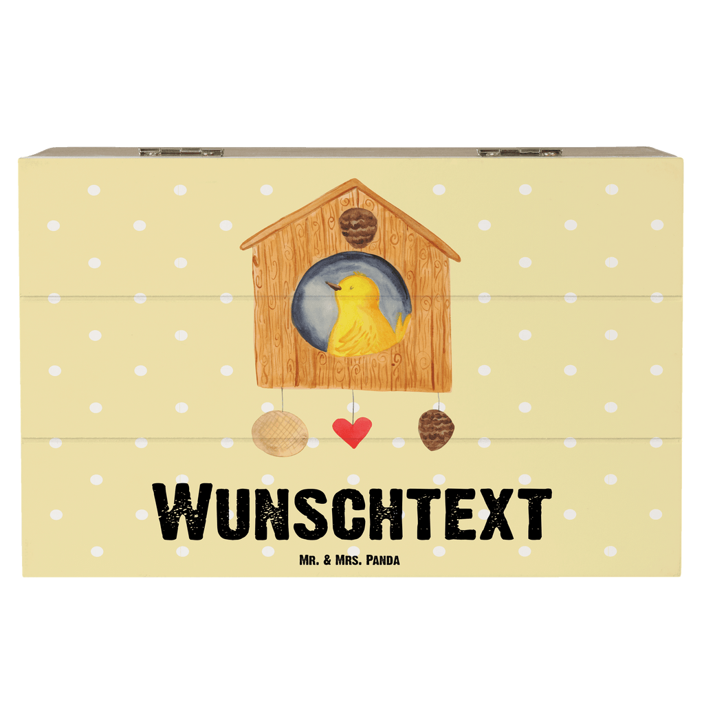 Personalisierte Holzkiste Vogelhaus sweet Home Holzkiste mit Namen, Kiste mit Namen, Schatzkiste mit Namen, Truhe mit Namen, Schatulle mit Namen, Erinnerungsbox mit Namen, Erinnerungskiste, mit Namen, Dekokiste mit Namen, Aufbewahrungsbox mit Namen, Holzkiste Personalisiert, Kiste Personalisiert, Schatzkiste Personalisiert, Truhe Personalisiert, Schatulle Personalisiert, Erinnerungsbox Personalisiert, Erinnerungskiste Personalisiert, Dekokiste Personalisiert, Aufbewahrungsbox Personalisiert, süße Tiermotive, gute Laune, lustige Sprüche, Tiere, Vogelhaus, Vogel, Home sweet Home, Einzug, Umzug, Geschenk, Einzugsgeschenk, Hausbau, Haus