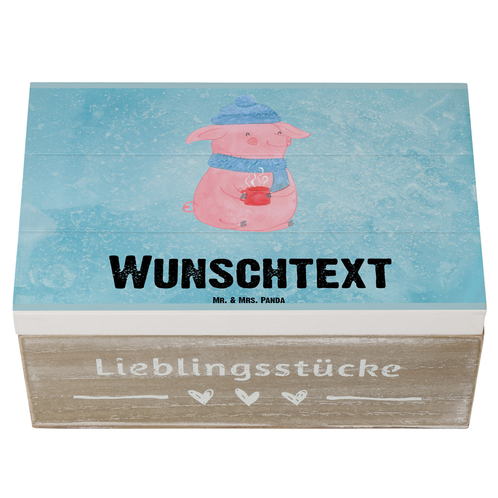 Personalisierte Holzkiste Lallelndes Glühschwein Holzkiste mit Namen, Kiste mit Namen, Schatzkiste mit Namen, Truhe mit Namen, Schatulle mit Namen, Erinnerungsbox mit Namen, Erinnerungskiste, mit Namen, Dekokiste mit Namen, Aufbewahrungsbox mit Namen, Holzkiste Personalisiert, Kiste Personalisiert, Schatzkiste Personalisiert, Truhe Personalisiert, Schatulle Personalisiert, Erinnerungsbox Personalisiert, Erinnerungskiste Personalisiert, Dekokiste Personalisiert, Aufbewahrungsbox Personalisiert, Winter, Weihnachten, Weihnachtsdeko, Nikolaus, Advent, Heiligabend, Wintermotiv, Glühwein, Betrunken, Weihnachtsmarkt, Spruch