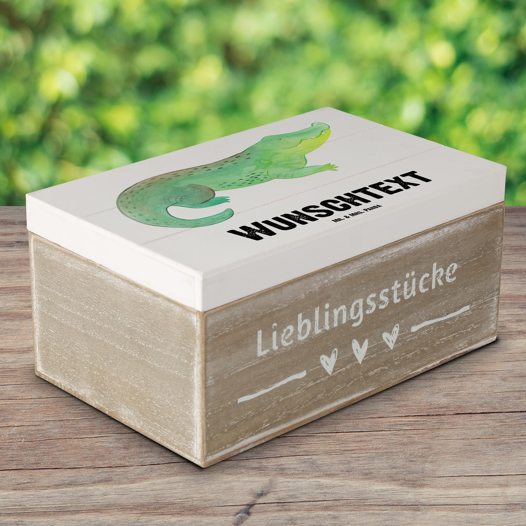 Personalisierte Holzkiste Krokodil Holzkiste mit Namen, Kiste mit Namen, Schatzkiste mit Namen, Truhe mit Namen, Schatulle mit Namen, Erinnerungsbox mit Namen, Erinnerungskiste, mit Namen, Dekokiste mit Namen, Aufbewahrungsbox mit Namen, Holzkiste Personalisiert, Kiste Personalisiert, Schatzkiste Personalisiert, Truhe Personalisiert, Schatulle Personalisiert, Erinnerungsbox Personalisiert, Erinnerungskiste Personalisiert, Dekokiste Personalisiert, Aufbewahrungsbox Personalisiert, Meerestiere, Meer, Urlaub, Krokodil, Krokodile, verrückt sein, spontan sein, Abenteuerlust, Reiselust, Freundin, beste Freundin, Lieblingsmensch