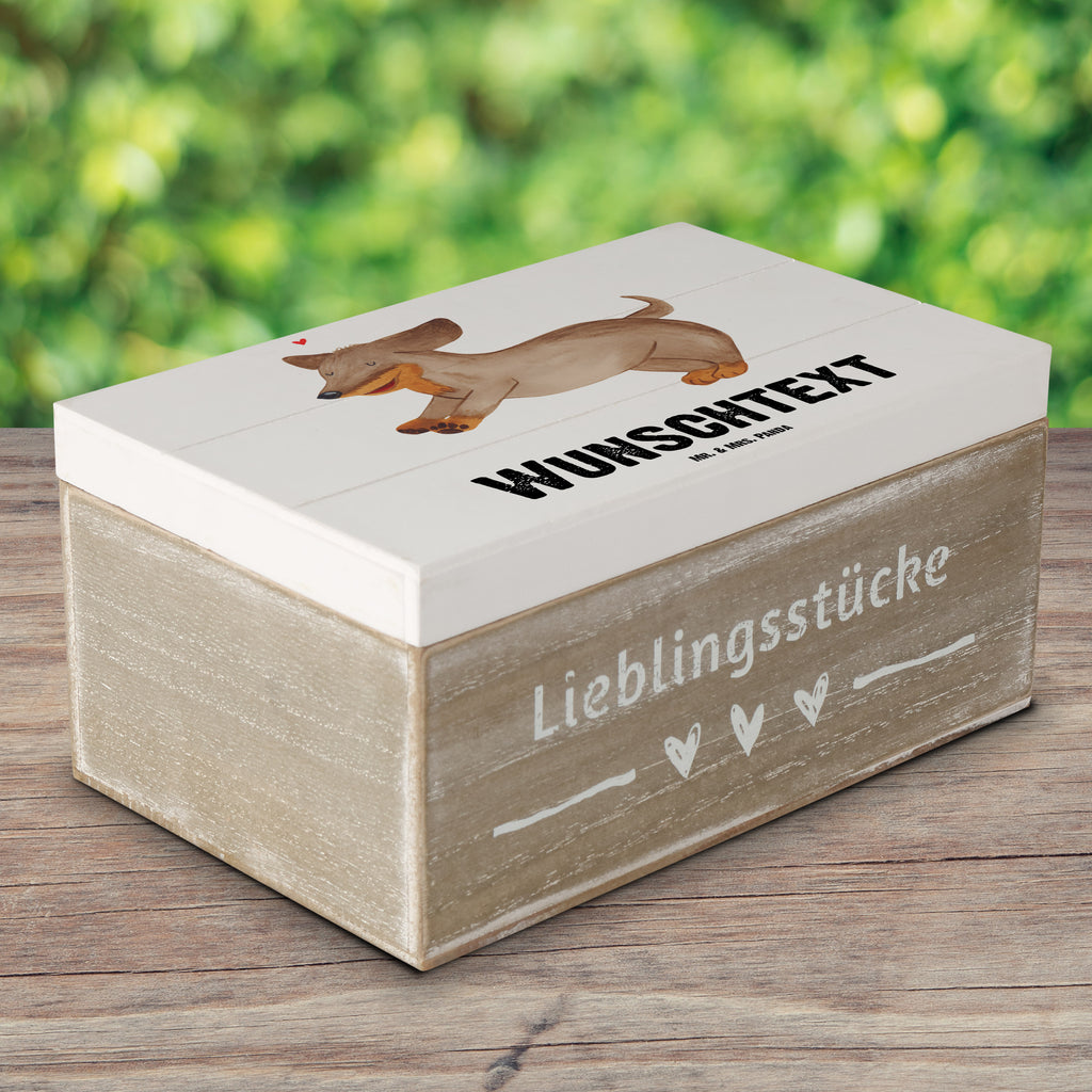 Personalisierte Holzkiste Hund Dackel fröhlich Holzkiste mit Namen, Kiste mit Namen, Schatzkiste mit Namen, Truhe mit Namen, Schatulle mit Namen, Erinnerungsbox mit Namen, Erinnerungskiste, mit Namen, Dekokiste mit Namen, Aufbewahrungsbox mit Namen, Holzkiste Personalisiert, Kiste Personalisiert, Schatzkiste Personalisiert, Truhe Personalisiert, Schatulle Personalisiert, Erinnerungsbox Personalisiert, Erinnerungskiste Personalisiert, Dekokiste Personalisiert, Aufbewahrungsbox Personalisiert, Hund, Hundemotiv, Haustier, Hunderasse, Tierliebhaber, Hundebesitzer, Sprüche, Hunde, Dackel, Dachshund, happy dog