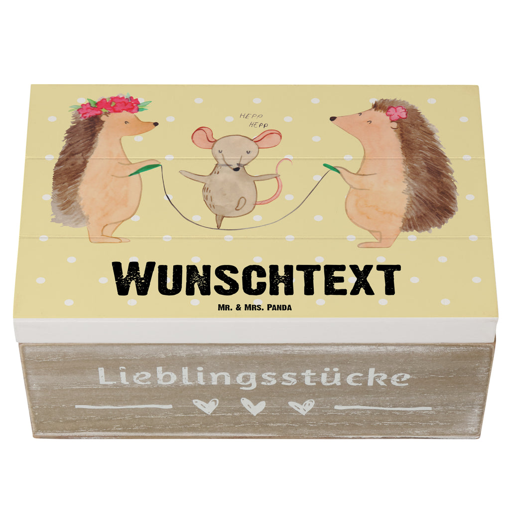 Personalisierte Holzkiste Igel Seilhüpfen Holzkiste mit Namen, Kiste mit Namen, Schatzkiste mit Namen, Truhe mit Namen, Schatulle mit Namen, Erinnerungsbox mit Namen, Erinnerungskiste, mit Namen, Dekokiste mit Namen, Aufbewahrungsbox mit Namen, Holzkiste Personalisiert, Kiste Personalisiert, Schatzkiste Personalisiert, Truhe Personalisiert, Schatulle Personalisiert, Erinnerungsbox Personalisiert, Erinnerungskiste Personalisiert, Dekokiste Personalisiert, Aufbewahrungsbox Personalisiert, süße Tiermotive, gute Laune, lustige Sprüche, Tiere, Igel, Maus, Seilspringen, Seilhüpfen, Kinder, Kindergarten
