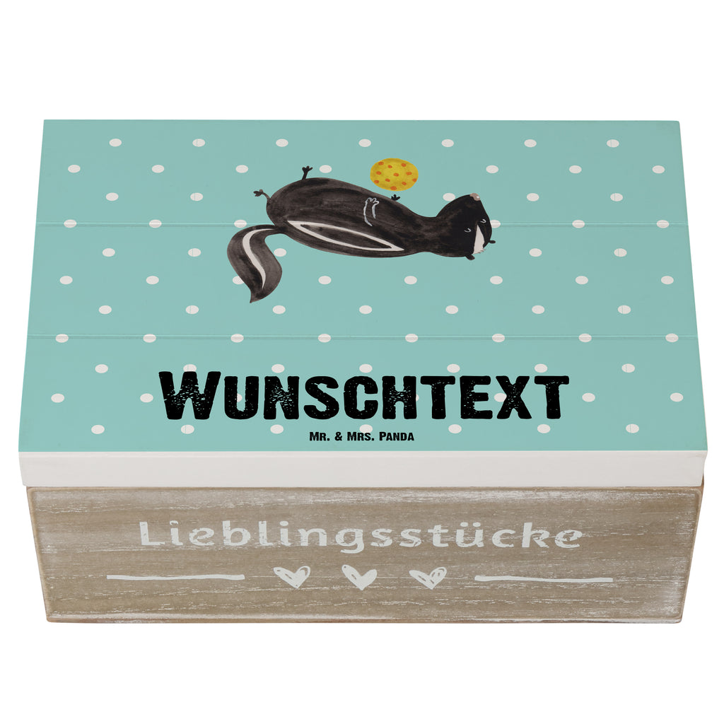 Personalisierte Holzkiste Stinktier Ball Holzkiste mit Namen, Kiste mit Namen, Schatzkiste mit Namen, Truhe mit Namen, Schatulle mit Namen, Erinnerungsbox mit Namen, Erinnerungskiste, mit Namen, Dekokiste mit Namen, Aufbewahrungsbox mit Namen, Holzkiste Personalisiert, Kiste Personalisiert, Schatzkiste Personalisiert, Truhe Personalisiert, Schatulle Personalisiert, Erinnerungsbox Personalisiert, Erinnerungskiste Personalisiert, Dekokiste Personalisiert, Aufbewahrungsbox Personalisiert, Stinktier, Skunk, Wildtier, Raubtier, Stinker, Stinki, verspielt, Weisheit