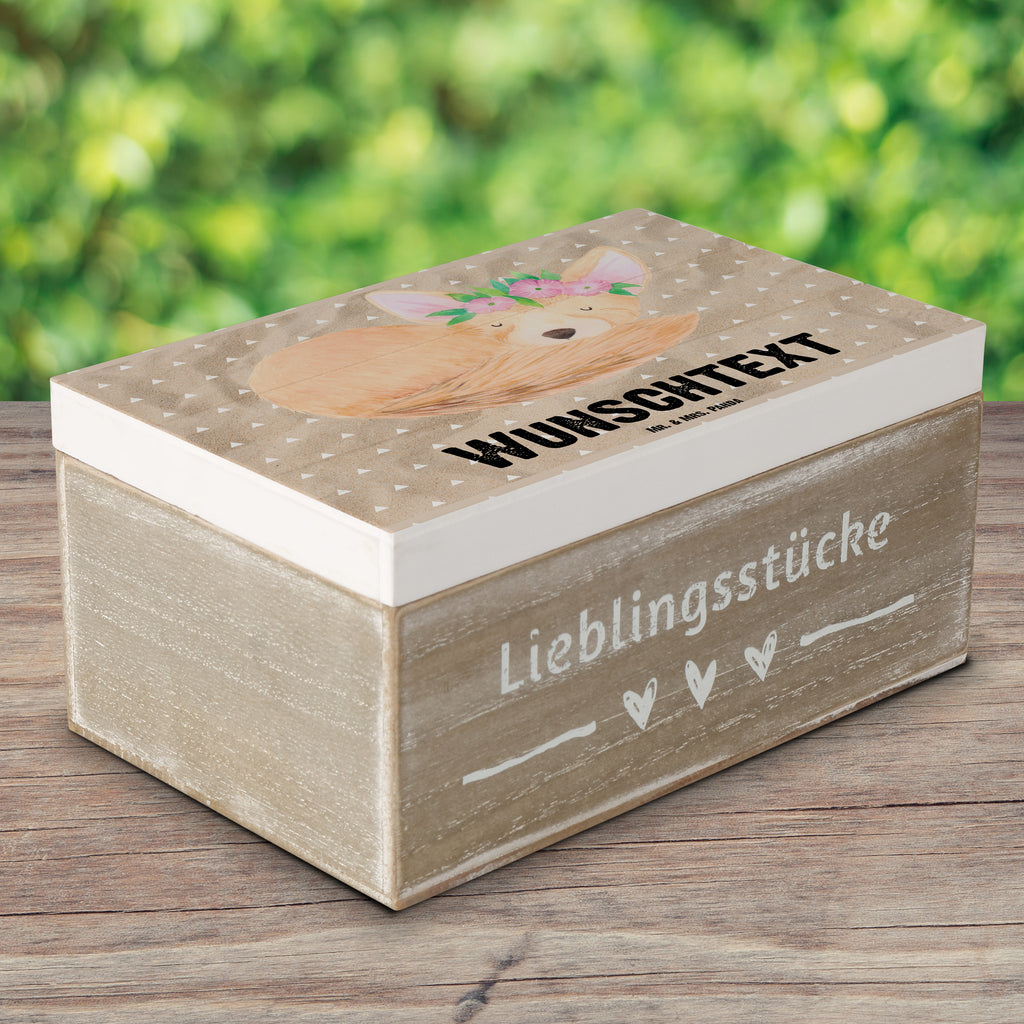 Personalisierte Holzkiste Wüstenfuchs Blumenkranz Holzkiste mit Namen, Kiste mit Namen, Schatzkiste mit Namen, Truhe mit Namen, Schatulle mit Namen, Erinnerungsbox mit Namen, Erinnerungskiste, mit Namen, Dekokiste mit Namen, Aufbewahrungsbox mit Namen, Holzkiste Personalisiert, Kiste Personalisiert, Schatzkiste Personalisiert, Truhe Personalisiert, Schatulle Personalisiert, Erinnerungsbox Personalisiert, Erinnerungskiste Personalisiert, Dekokiste Personalisiert, Aufbewahrungsbox Personalisiert, Afrika, Wildtiere, Wüste, Wüstenfuchs, Blumen, Blumenkranz, Glücklich
