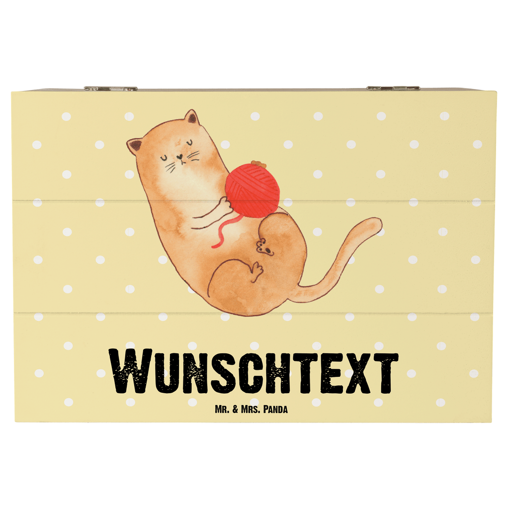 Personalisierte Holzkiste Katzen Wollknäul Holzkiste mit Namen, Kiste mit Namen, Schatzkiste mit Namen, Truhe mit Namen, Schatulle mit Namen, Erinnerungsbox mit Namen, Erinnerungskiste, mit Namen, Dekokiste mit Namen, Aufbewahrungsbox mit Namen, Holzkiste Personalisiert, Kiste Personalisiert, Schatzkiste Personalisiert, Truhe Personalisiert, Schatulle Personalisiert, Erinnerungsbox Personalisiert, Erinnerungskiste Personalisiert, Dekokiste Personalisiert, Aufbewahrungsbox Personalisiert, Katze, Katzenmotiv, Katzenfan, Katzendeko, Katzenfreund, Katzenliebhaber, Katzenprodukte, Katzenartikel, Katzenaccessoires, Katzensouvenirs, Katzenliebhaberprodukte, Katzenmotive, Katzen, Kater, Mietze, Cat, Cats, Katzenhalter, Katzenbesitzerin, Haustier, Wollknäuel, Wolle, Spielen, Spiel, verspielt