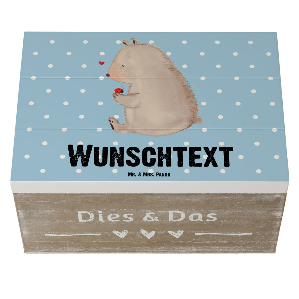Personalisierte Holzkiste Bär mit Marienkäfer Holzkiste mit Namen, Kiste mit Namen, Schatzkiste mit Namen, Truhe mit Namen, Schatulle mit Namen, Erinnerungsbox mit Namen, Erinnerungskiste, mit Namen, Dekokiste mit Namen, Aufbewahrungsbox mit Namen, Holzkiste Personalisiert, Kiste Personalisiert, Schatzkiste Personalisiert, Truhe Personalisiert, Schatulle Personalisiert, Erinnerungsbox Personalisiert, Erinnerungskiste Personalisiert, Dekokiste Personalisiert, Aufbewahrungsbox Personalisiert, Bär, Teddy, Teddybär, Marienkäfer, Liebe, Freiheit, Motivation, Das Leben ist schön
