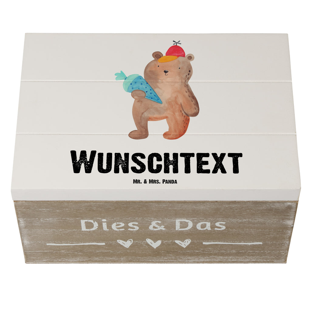 Personalisierte Holzkiste Bär mit Schultüte Holzkiste mit Namen, Kiste mit Namen, Schatzkiste mit Namen, Truhe mit Namen, Schatulle mit Namen, Erinnerungsbox mit Namen, Erinnerungskiste, mit Namen, Dekokiste mit Namen, Aufbewahrungsbox mit Namen, Holzkiste Personalisiert, Kiste Personalisiert, Schatzkiste Personalisiert, Truhe Personalisiert, Schatulle Personalisiert, Erinnerungsbox Personalisiert, Erinnerungskiste Personalisiert, Dekokiste Personalisiert, Aufbewahrungsbox Personalisiert, Bär, Teddy, Teddybär, Bär Motiv, Schultüte, Erster Schultag Geschenk, Einschulung Geschenk, Schule Geschenk, Grundschule, Schulanfang, Schulbeginn