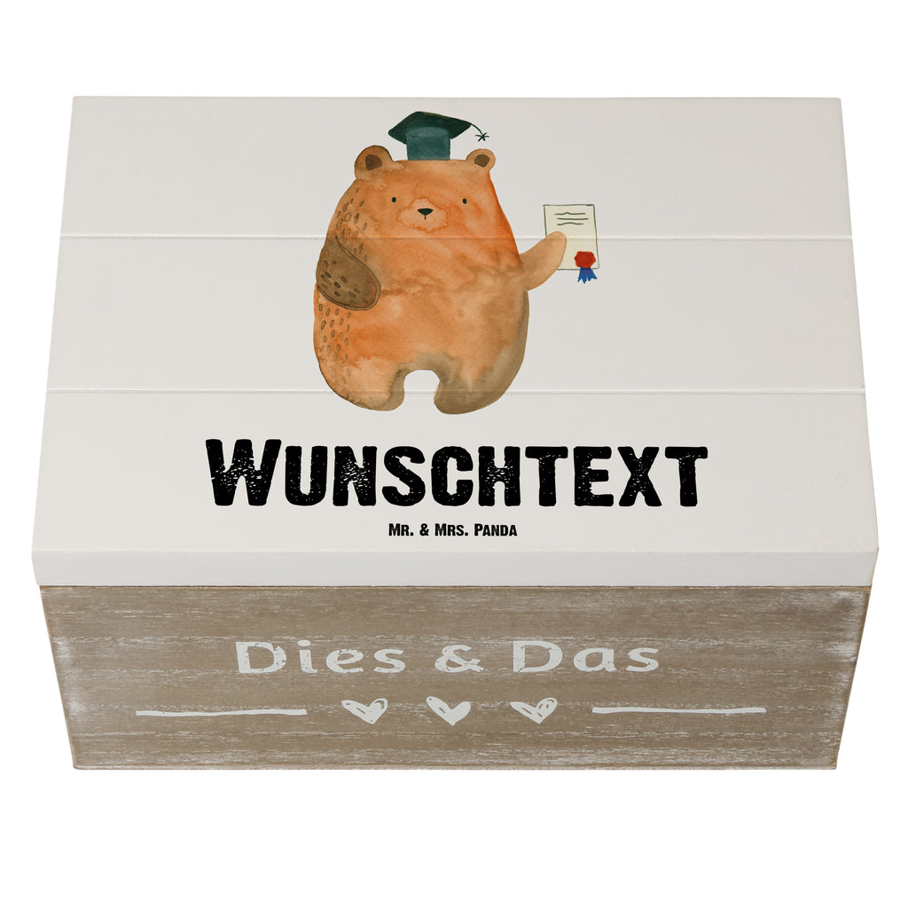 Personalisierte Holzkiste Prüfungsbär Holzkiste mit Namen, Kiste mit Namen, Schatzkiste mit Namen, Truhe mit Namen, Schatulle mit Namen, Erinnerungsbox mit Namen, Erinnerungskiste, mit Namen, Dekokiste mit Namen, Aufbewahrungsbox mit Namen, Holzkiste Personalisiert, Kiste Personalisiert, Schatzkiste Personalisiert, Truhe Personalisiert, Schatulle Personalisiert, Erinnerungsbox Personalisiert, Erinnerungskiste Personalisiert, Dekokiste Personalisiert, Aufbewahrungsbox Personalisiert, Bär, Teddy, Teddybär, Abitur, Prüfungen, Prüfung bestanden, Abschluss, Zeugnis, Abschlusszeugnis
