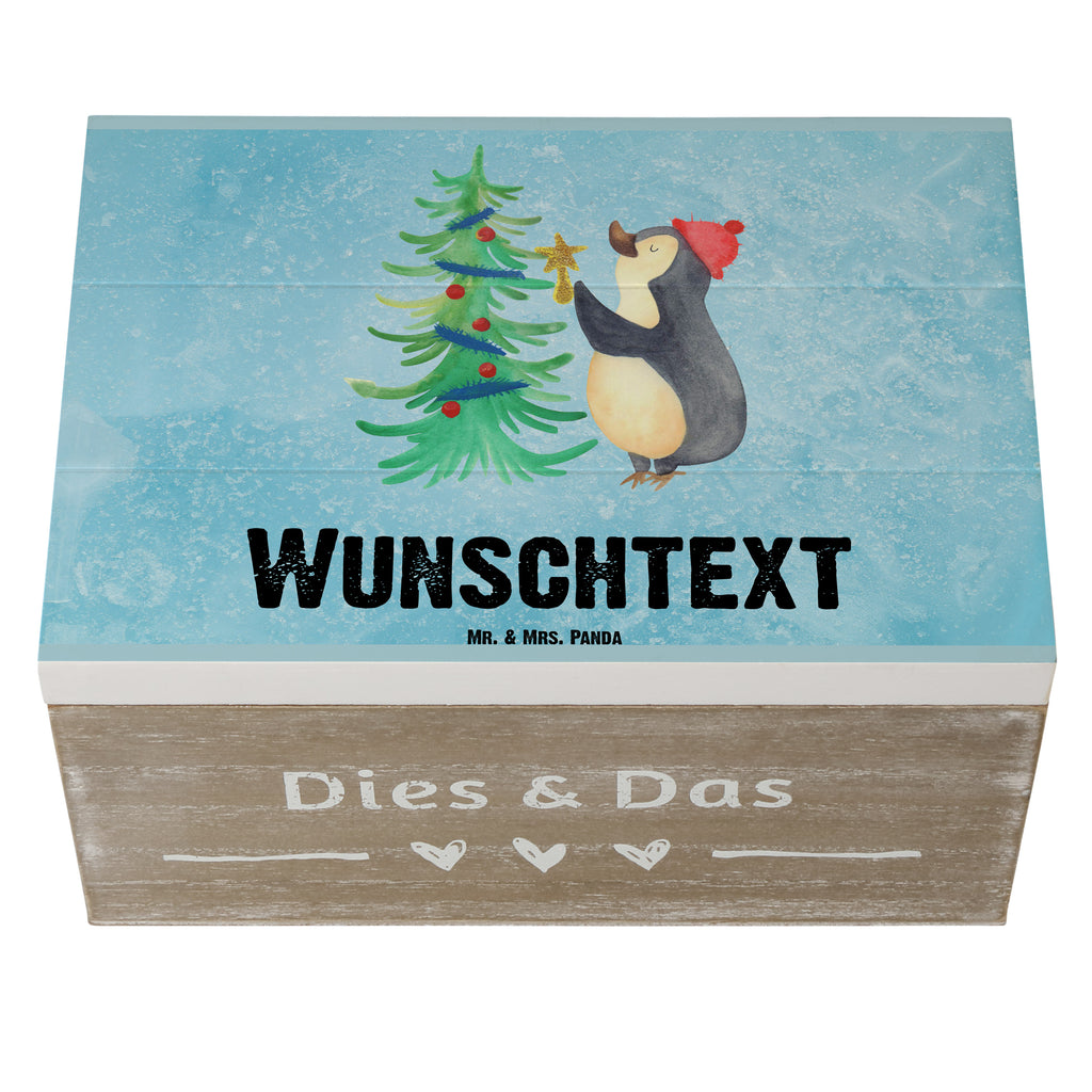 Personalisierte Holzkiste Pinguin Weihnachtsbaum Holzkiste mit Namen, Kiste mit Namen, Schatzkiste mit Namen, Truhe mit Namen, Schatulle mit Namen, Erinnerungsbox mit Namen, Erinnerungskiste, mit Namen, Dekokiste mit Namen, Aufbewahrungsbox mit Namen, Holzkiste Personalisiert, Kiste Personalisiert, Schatzkiste Personalisiert, Truhe Personalisiert, Schatulle Personalisiert, Erinnerungsbox Personalisiert, Erinnerungskiste Personalisiert, Dekokiste Personalisiert, Aufbewahrungsbox Personalisiert, Winter, Weihnachten, Weihnachtsdeko, Nikolaus, Advent, Heiligabend, Wintermotiv, Pinguin