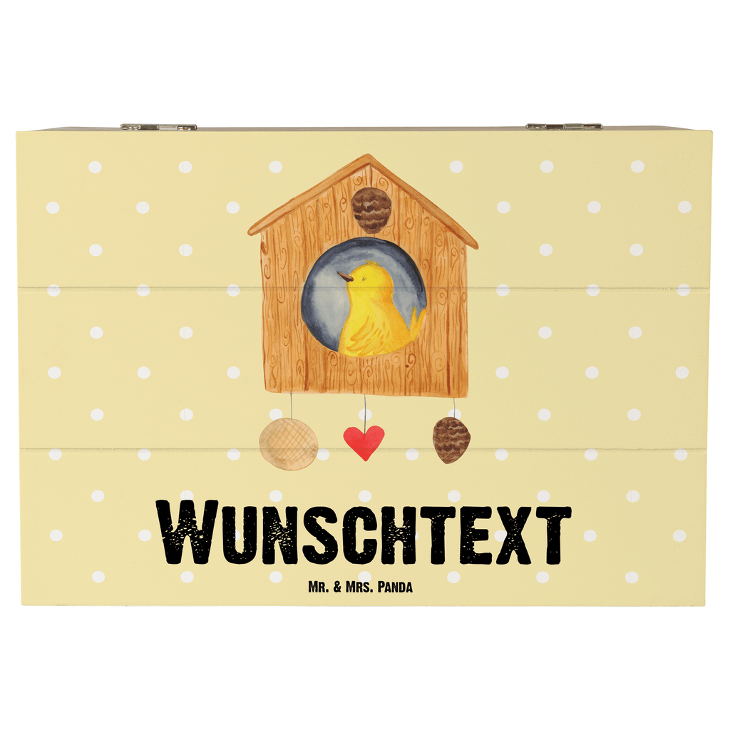 Personalisierte Holzkiste Vogelhaus sweet Home Holzkiste mit Namen, Kiste mit Namen, Schatzkiste mit Namen, Truhe mit Namen, Schatulle mit Namen, Erinnerungsbox mit Namen, Erinnerungskiste, mit Namen, Dekokiste mit Namen, Aufbewahrungsbox mit Namen, Holzkiste Personalisiert, Kiste Personalisiert, Schatzkiste Personalisiert, Truhe Personalisiert, Schatulle Personalisiert, Erinnerungsbox Personalisiert, Erinnerungskiste Personalisiert, Dekokiste Personalisiert, Aufbewahrungsbox Personalisiert, süße Tiermotive, gute Laune, lustige Sprüche, Tiere, Vogelhaus, Vogel, Home sweet Home, Einzug, Umzug, Geschenk, Einzugsgeschenk, Hausbau, Haus