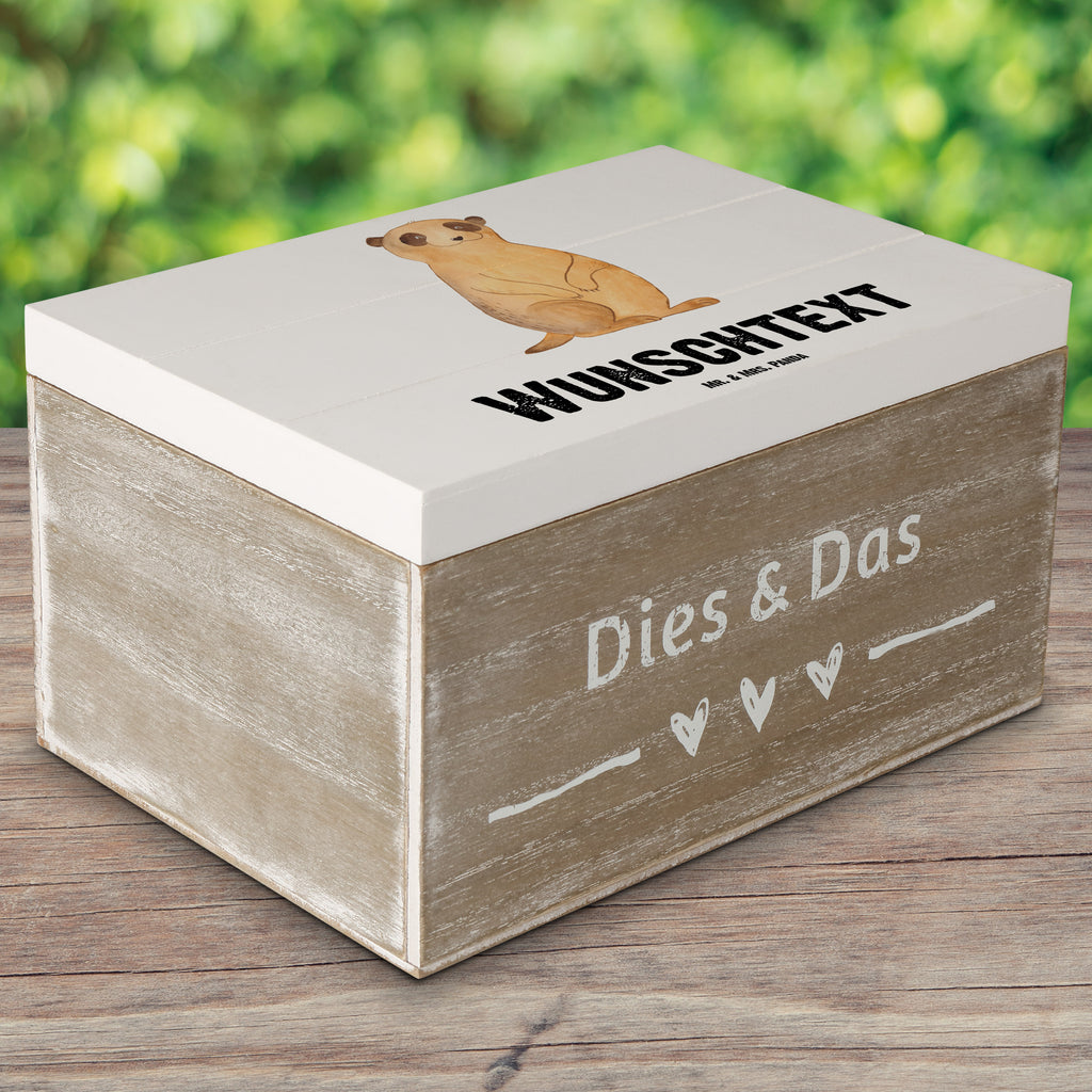 Personalisierte Holzkiste Erdmännchen Holzkiste mit Namen, Kiste mit Namen, Schatzkiste mit Namen, Truhe mit Namen, Schatulle mit Namen, Erinnerungsbox mit Namen, Erinnerungskiste, mit Namen, Dekokiste mit Namen, Aufbewahrungsbox mit Namen, Holzkiste Personalisiert, Kiste Personalisiert, Schatzkiste Personalisiert, Truhe Personalisiert, Schatulle Personalisiert, Erinnerungsbox Personalisiert, Erinnerungskiste Personalisiert, Dekokiste Personalisiert, Aufbewahrungsbox Personalisiert, Afrika, Wildtiere, Erdmännchen, Reisen, Spruch, Weltreise, Afrikareise, Roadtrip, Traveling