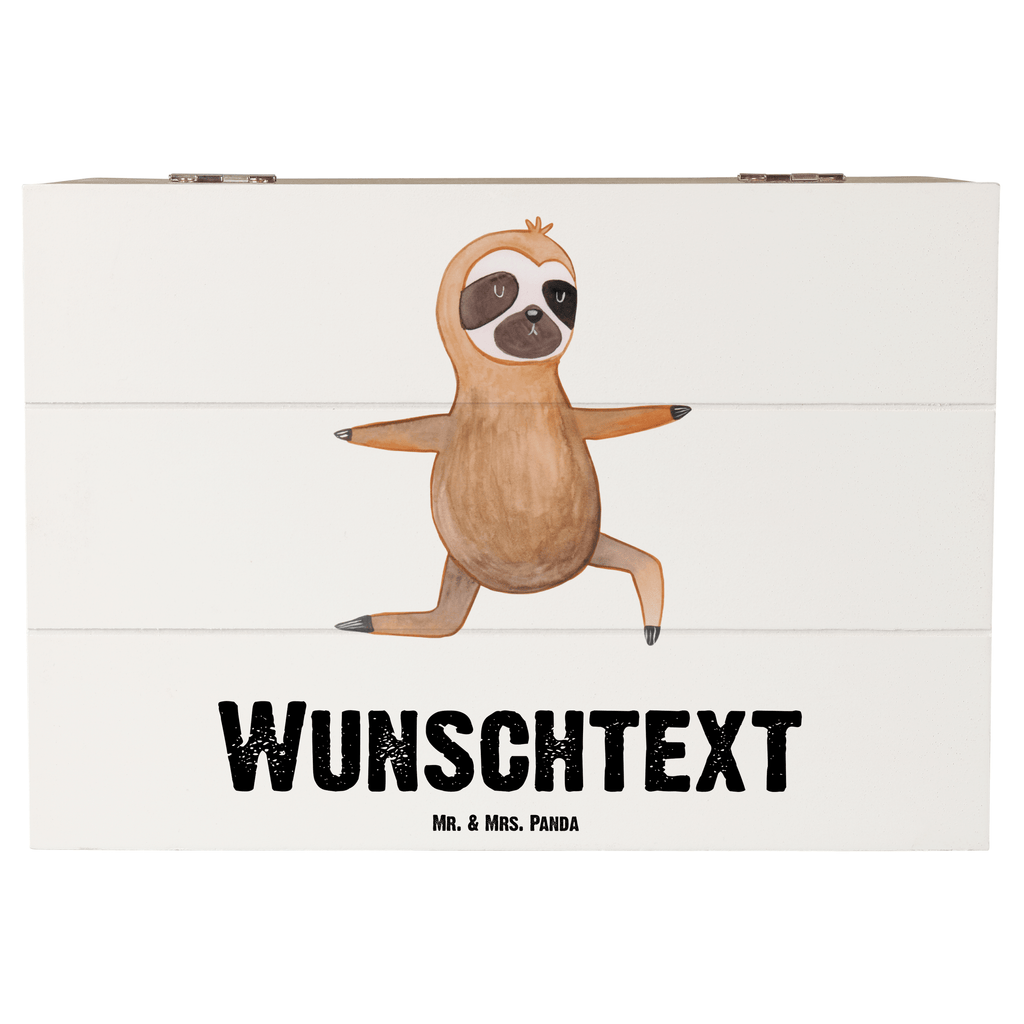 Personalisierte Holzkiste Faultier  Yoga Holzkiste mit Namen, Kiste mit Namen, Schatzkiste mit Namen, Truhe mit Namen, Schatulle mit Namen, Erinnerungsbox mit Namen, Erinnerungskiste, mit Namen, Dekokiste mit Namen, Aufbewahrungsbox mit Namen, Holzkiste Personalisiert, Kiste Personalisiert, Schatzkiste Personalisiert, Truhe Personalisiert, Schatulle Personalisiert, Erinnerungsbox Personalisiert, Erinnerungskiste Personalisiert, Dekokiste Personalisiert, Aufbewahrungsbox Personalisiert, Faultier, Faultier Geschenk, Faultier Deko, Faultiere, faul, Lieblingstier, Yoga, Namaste, Krieger, Yogaübungen, Meditation, Atmung, Gelassenheit, Entspannung