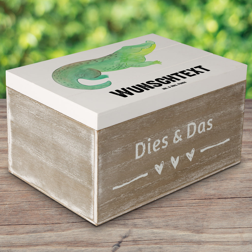 Personalisierte Holzkiste Krokodil Holzkiste mit Namen, Kiste mit Namen, Schatzkiste mit Namen, Truhe mit Namen, Schatulle mit Namen, Erinnerungsbox mit Namen, Erinnerungskiste, mit Namen, Dekokiste mit Namen, Aufbewahrungsbox mit Namen, Holzkiste Personalisiert, Kiste Personalisiert, Schatzkiste Personalisiert, Truhe Personalisiert, Schatulle Personalisiert, Erinnerungsbox Personalisiert, Erinnerungskiste Personalisiert, Dekokiste Personalisiert, Aufbewahrungsbox Personalisiert, Meerestiere, Meer, Urlaub, Krokodil, Krokodile, verrückt sein, spontan sein, Abenteuerlust, Reiselust, Freundin, beste Freundin, Lieblingsmensch