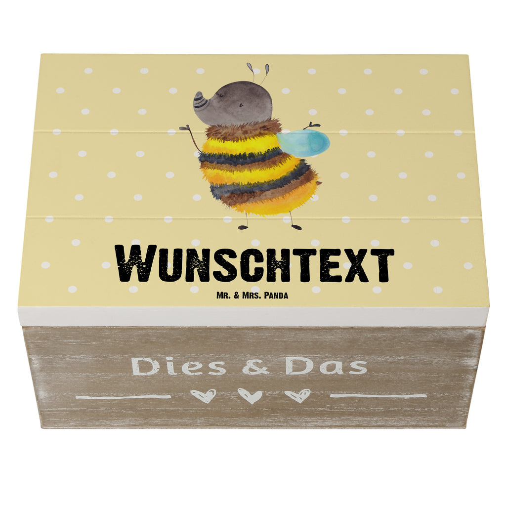 Personalisierte Holzkiste Hummel flauschig Holzkiste mit Namen, Kiste mit Namen, Schatzkiste mit Namen, Truhe mit Namen, Schatulle mit Namen, Erinnerungsbox mit Namen, Erinnerungskiste, mit Namen, Dekokiste mit Namen, Aufbewahrungsbox mit Namen, Holzkiste Personalisiert, Kiste Personalisiert, Schatzkiste Personalisiert, Truhe Personalisiert, Schatulle Personalisiert, Erinnerungsbox Personalisiert, Erinnerungskiste Personalisiert, Dekokiste Personalisiert, Aufbewahrungsbox Personalisiert, süße Tiermotive, gute Laune, lustige Sprüche, Tiere, Hummel, Flauschig, Biene, Blume, Natur