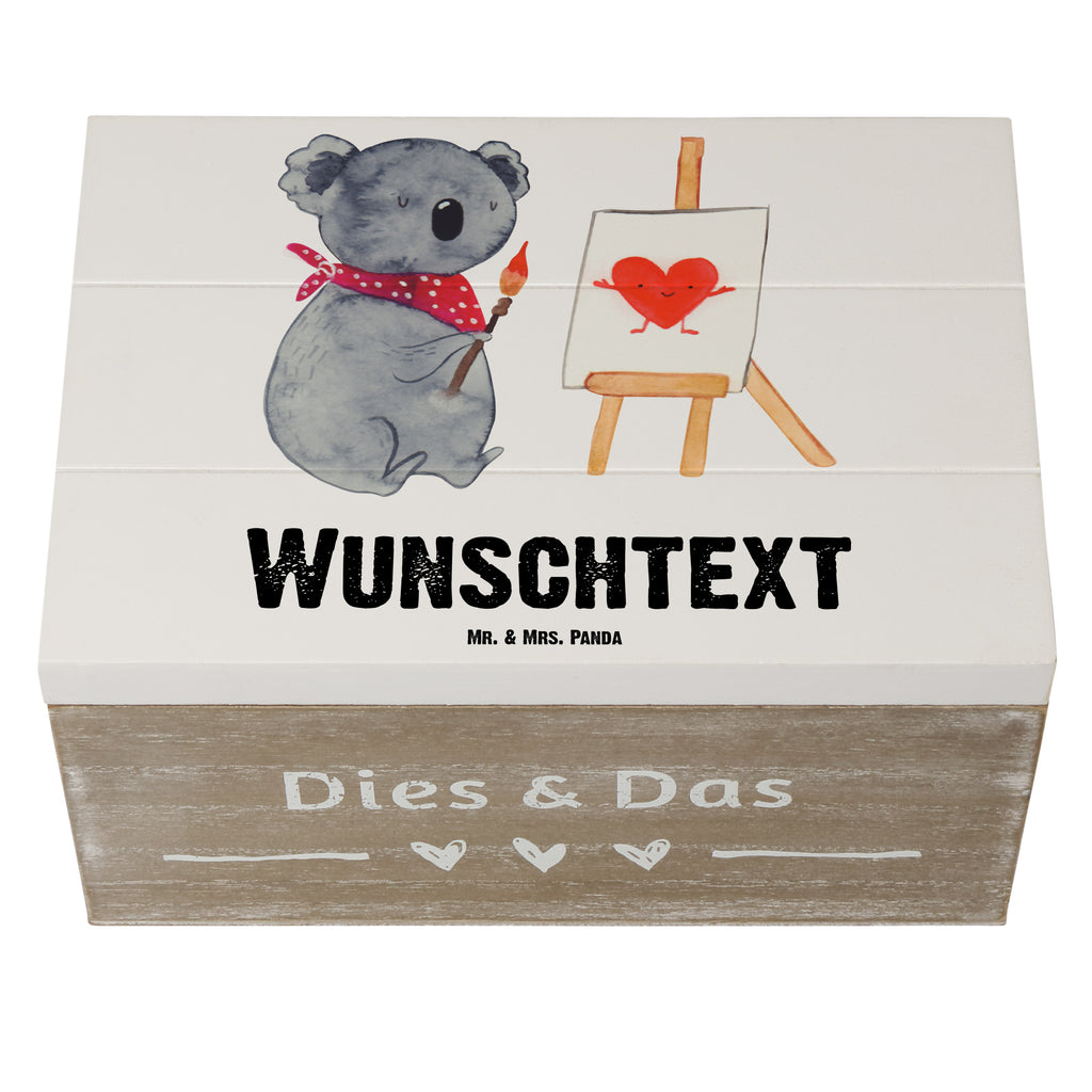 Personalisierte Holzkiste Koala Künstler Holzkiste mit Namen, Kiste mit Namen, Schatzkiste mit Namen, Truhe mit Namen, Schatulle mit Namen, Erinnerungsbox mit Namen, Erinnerungskiste, mit Namen, Dekokiste mit Namen, Aufbewahrungsbox mit Namen, Holzkiste Personalisiert, Kiste Personalisiert, Schatzkiste Personalisiert, Truhe Personalisiert, Schatulle Personalisiert, Erinnerungsbox Personalisiert, Erinnerungskiste Personalisiert, Dekokiste Personalisiert, Aufbewahrungsbox Personalisiert, Koala, Koalabär, Liebe, Liebensbeweis, Liebesgeschenk, Gefühle, Künstler, zeichnen