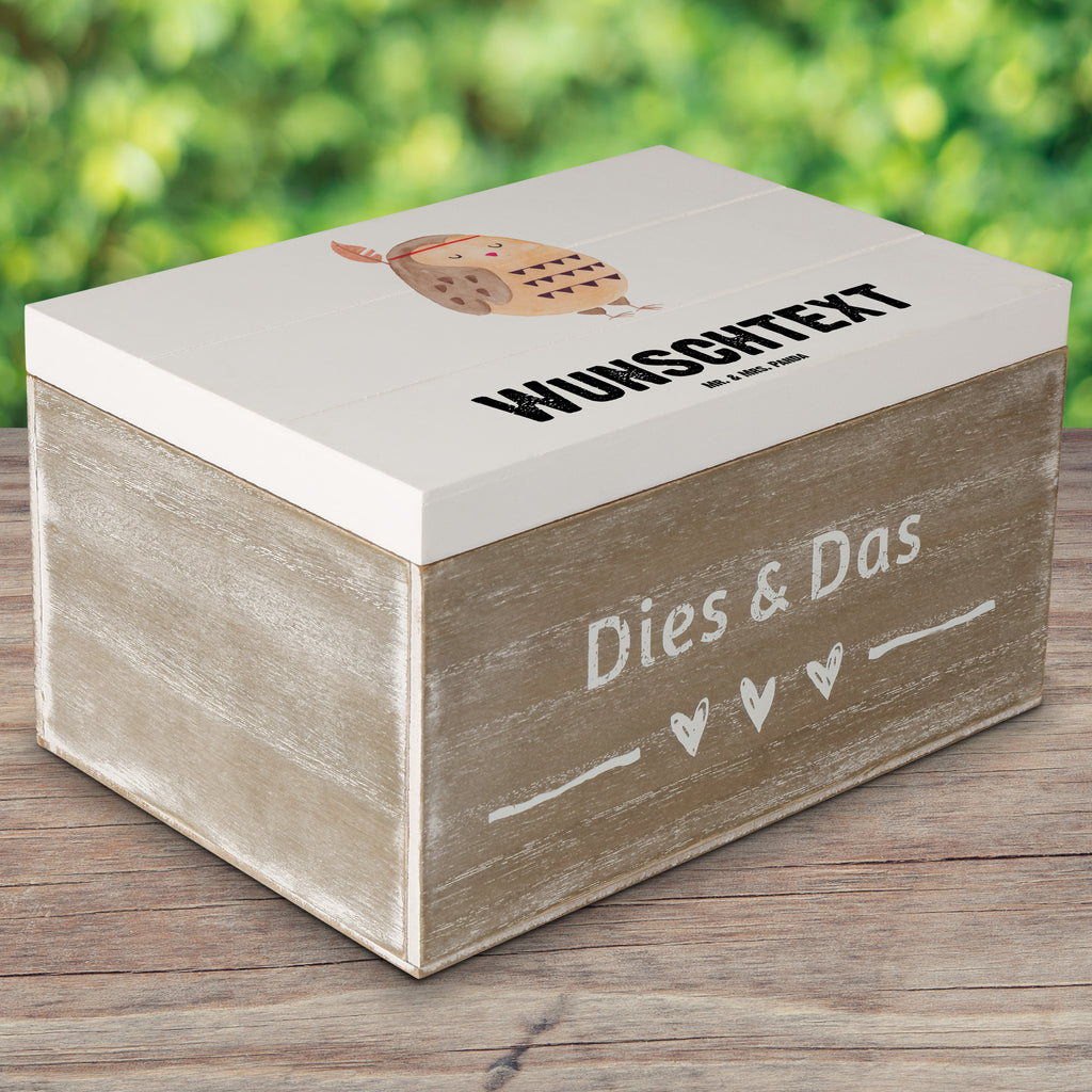 Personalisierte Holzkiste Eule Federschmuck Holzkiste mit Namen, Kiste mit Namen, Schatzkiste mit Namen, Truhe mit Namen, Schatulle mit Namen, Erinnerungsbox mit Namen, Erinnerungskiste, mit Namen, Dekokiste mit Namen, Aufbewahrungsbox mit Namen, Holzkiste Personalisiert, Kiste Personalisiert, Schatzkiste Personalisiert, Truhe Personalisiert, Schatulle Personalisiert, Erinnerungsbox Personalisiert, Erinnerungskiste Personalisiert, Dekokiste Personalisiert, Aufbewahrungsbox Personalisiert, Eule, Eule Deko, Owl, Das Leben ist ein Abenteuer, Reisespruch, Federschmuck, Dekoration