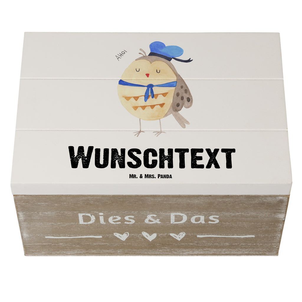 Personalisierte Holzkiste Eule Matrosen Holzkiste mit Namen, Kiste mit Namen, Schatzkiste mit Namen, Truhe mit Namen, Schatulle mit Namen, Erinnerungsbox mit Namen, Erinnerungskiste, mit Namen, Dekokiste mit Namen, Aufbewahrungsbox mit Namen, Holzkiste Personalisiert, Kiste Personalisiert, Schatzkiste Personalisiert, Truhe Personalisiert, Schatulle Personalisiert, Erinnerungsbox Personalisiert, Erinnerungskiste Personalisiert, Dekokiste Personalisiert, Aufbewahrungsbox Personalisiert, Eule, Eule Spruch, Eule Deko, Owl, Wortspiel lustig, Matrose, Freundin, Ehe, Seefahrer, Heimathafen, Hochzeitstag Geschenk