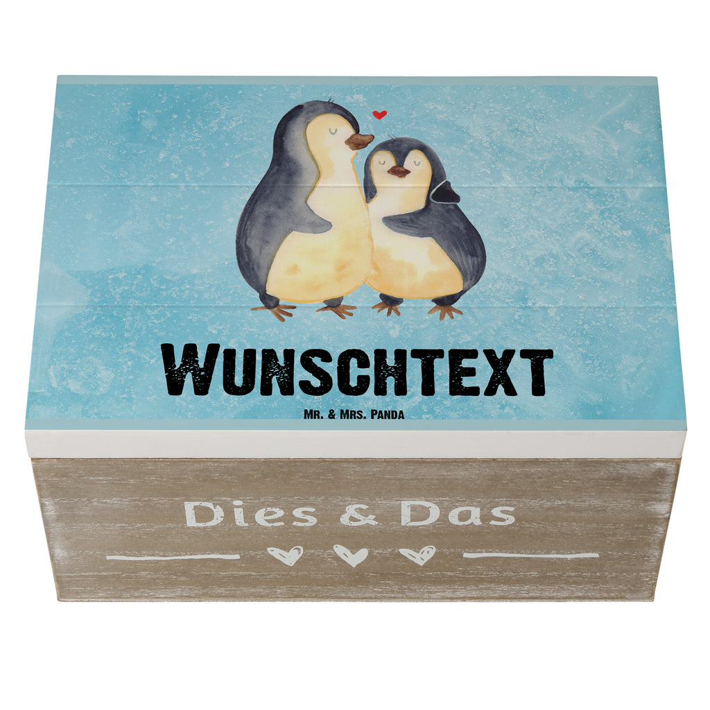 Personalisierte Holzkiste Pinguin umarmend Holzkiste mit Namen, Kiste mit Namen, Schatzkiste mit Namen, Truhe mit Namen, Schatulle mit Namen, Erinnerungsbox mit Namen, Erinnerungskiste, mit Namen, Dekokiste mit Namen, Aufbewahrungsbox mit Namen, Holzkiste Personalisiert, Kiste Personalisiert, Schatzkiste Personalisiert, Truhe Personalisiert, Schatulle Personalisiert, Erinnerungsbox Personalisiert, Erinnerungskiste Personalisiert, Dekokiste Personalisiert, Aufbewahrungsbox Personalisiert, Pinguin, Liebe, Liebespaar, Liebesbeweis, Liebesgeschenk, Verlobung, Jahrestag, Hochzeitstag, Hochzeit, Hochzeitsgeschenk