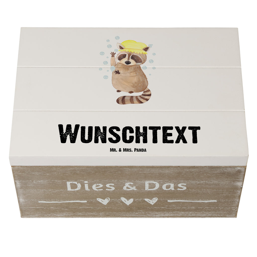 Personalisierte Holzkiste Waschbär Holzkiste mit Namen, Kiste mit Namen, Schatzkiste mit Namen, Truhe mit Namen, Schatulle mit Namen, Erinnerungsbox mit Namen, Erinnerungskiste, mit Namen, Dekokiste mit Namen, Aufbewahrungsbox mit Namen, Holzkiste Personalisiert, Kiste Personalisiert, Schatzkiste Personalisiert, Truhe Personalisiert, Schatulle Personalisiert, Erinnerungsbox Personalisiert, Erinnerungskiste Personalisiert, Dekokiste Personalisiert, Aufbewahrungsbox Personalisiert, süße Tiermotive, gute Laune, lustige Sprüche, Tiere, Waschbär, Tagträumen, Plan, Fröhlich, waschen, Seifenblasen
