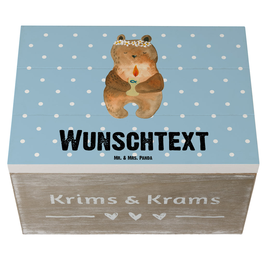 Personalisierte Holzkiste Kommunion-Bär Holzkiste mit Namen, Kiste mit Namen, Schatzkiste mit Namen, Truhe mit Namen, Schatulle mit Namen, Erinnerungsbox mit Namen, Erinnerungskiste, mit Namen, Dekokiste mit Namen, Aufbewahrungsbox mit Namen, Holzkiste Personalisiert, Kiste Personalisiert, Schatzkiste Personalisiert, Truhe Personalisiert, Schatulle Personalisiert, Erinnerungsbox Personalisiert, Erinnerungskiste Personalisiert, Dekokiste Personalisiert, Aufbewahrungsbox Personalisiert, Bär, Teddy, Teddybär, Kommunion, Gottes Segen, Taufkerze, katholisch