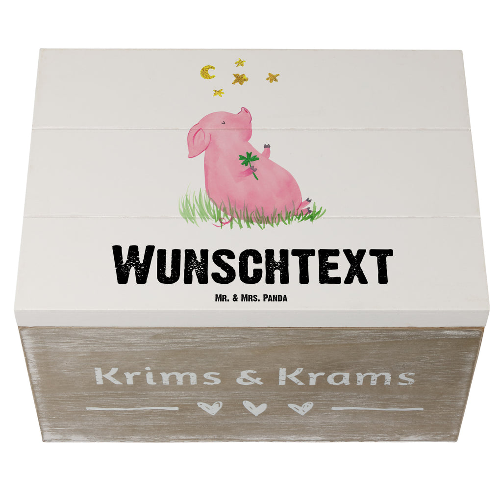 Personalisierte Holzkiste Glücksschwein Holzkiste mit Namen, Kiste mit Namen, Schatzkiste mit Namen, Truhe mit Namen, Schatulle mit Namen, Erinnerungsbox mit Namen, Erinnerungskiste, mit Namen, Dekokiste mit Namen, Aufbewahrungsbox mit Namen, Holzkiste Personalisiert, Kiste Personalisiert, Schatzkiste Personalisiert, Truhe Personalisiert, Schatulle Personalisiert, Erinnerungsbox Personalisiert, Erinnerungskiste Personalisiert, Dekokiste Personalisiert, Aufbewahrungsbox Personalisiert, süße Tiermotive, gute Laune, lustige Sprüche, Tiere, Glücksschwein. Glück, Schwein, Schweinchen, Sterne, Sernchen, Ziele, Träume, Motivation, Glücksbringer