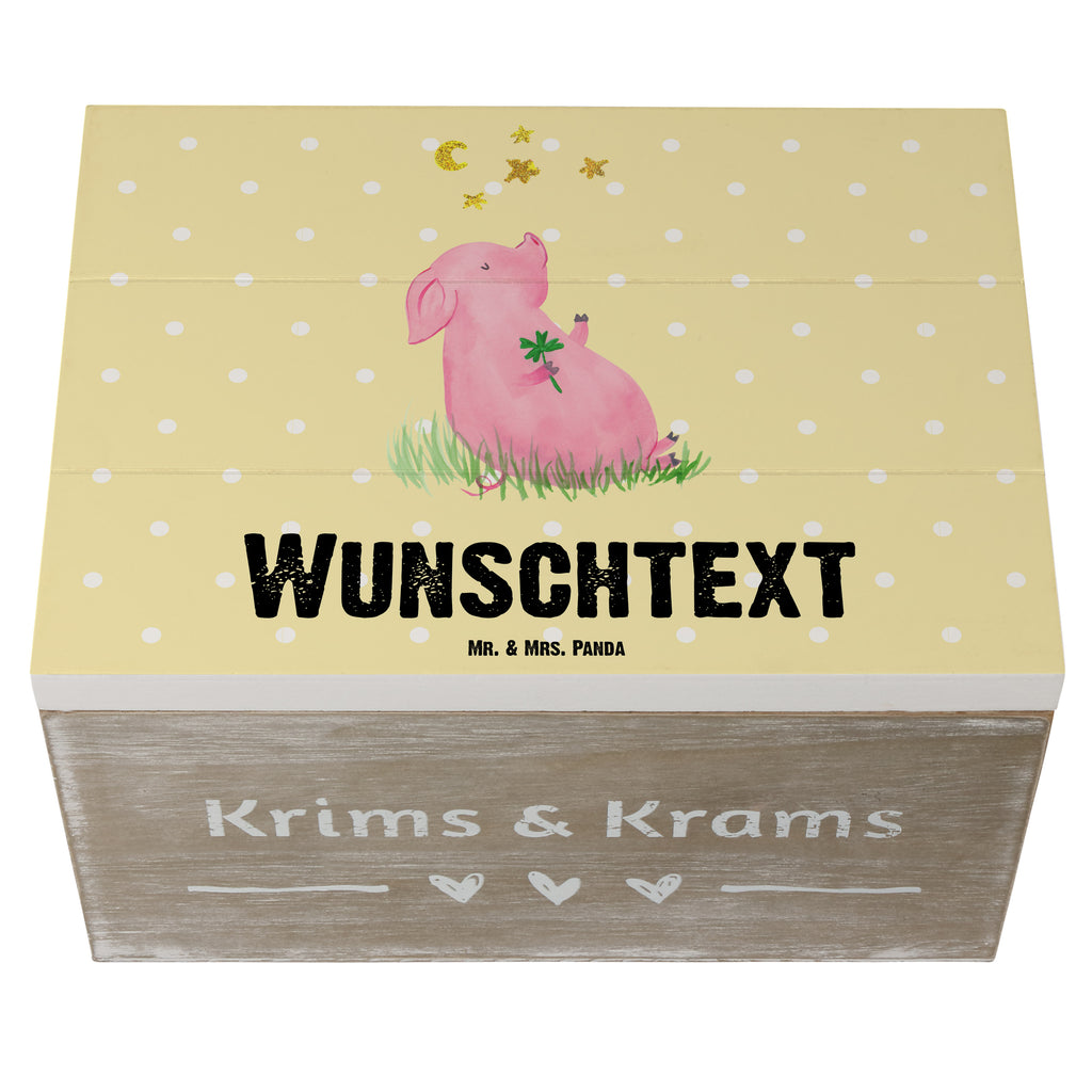 Personalisierte Holzkiste Glücksschwein Holzkiste mit Namen, Kiste mit Namen, Schatzkiste mit Namen, Truhe mit Namen, Schatulle mit Namen, Erinnerungsbox mit Namen, Erinnerungskiste, mit Namen, Dekokiste mit Namen, Aufbewahrungsbox mit Namen, Holzkiste Personalisiert, Kiste Personalisiert, Schatzkiste Personalisiert, Truhe Personalisiert, Schatulle Personalisiert, Erinnerungsbox Personalisiert, Erinnerungskiste Personalisiert, Dekokiste Personalisiert, Aufbewahrungsbox Personalisiert, süße Tiermotive, gute Laune, lustige Sprüche, Tiere, Glücksschwein. Glück, Schwein, Schweinchen, Sterne, Sernchen, Ziele, Träume, Motivation, Glücksbringer