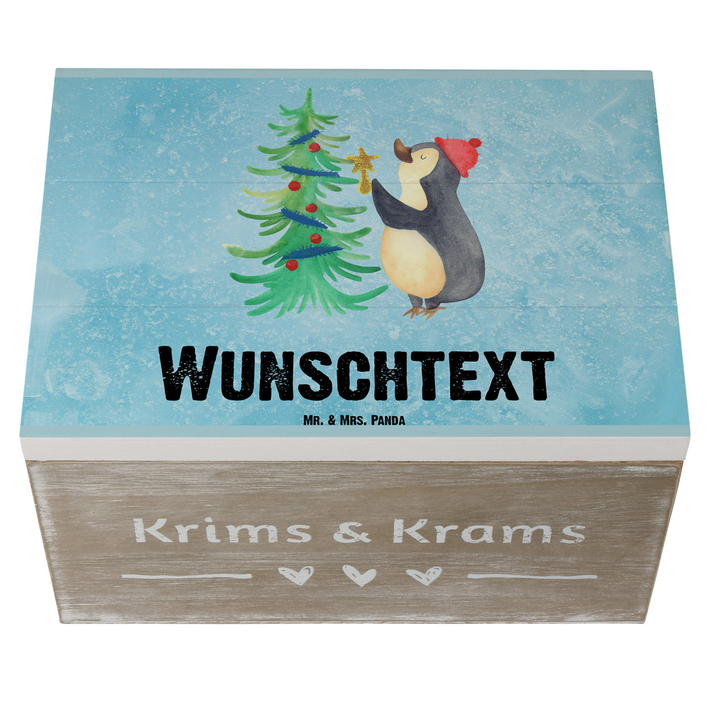 Personalisierte Holzkiste Pinguin Weihnachtsbaum Holzkiste mit Namen, Kiste mit Namen, Schatzkiste mit Namen, Truhe mit Namen, Schatulle mit Namen, Erinnerungsbox mit Namen, Erinnerungskiste, mit Namen, Dekokiste mit Namen, Aufbewahrungsbox mit Namen, Holzkiste Personalisiert, Kiste Personalisiert, Schatzkiste Personalisiert, Truhe Personalisiert, Schatulle Personalisiert, Erinnerungsbox Personalisiert, Erinnerungskiste Personalisiert, Dekokiste Personalisiert, Aufbewahrungsbox Personalisiert, Winter, Weihnachten, Weihnachtsdeko, Nikolaus, Advent, Heiligabend, Wintermotiv, Pinguin