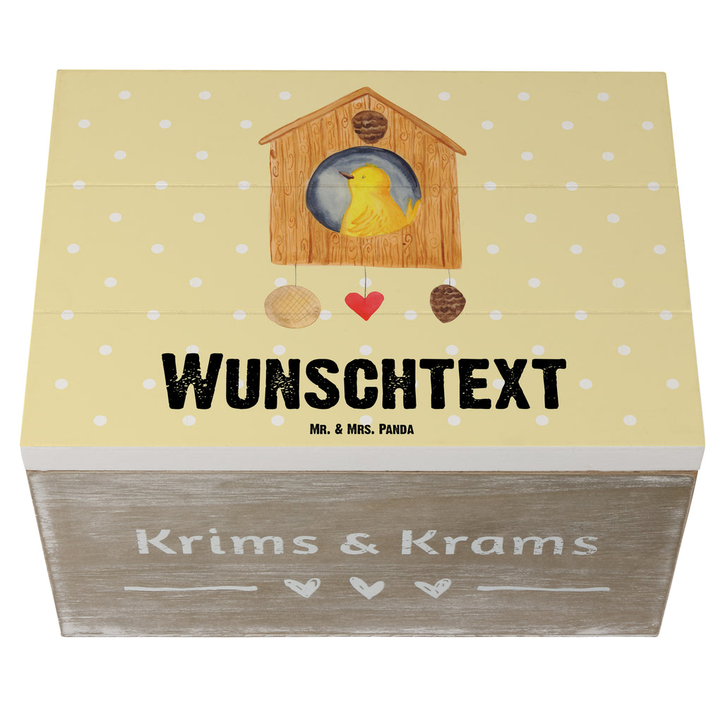 Personalisierte Holzkiste Vogelhaus sweet Home Holzkiste mit Namen, Kiste mit Namen, Schatzkiste mit Namen, Truhe mit Namen, Schatulle mit Namen, Erinnerungsbox mit Namen, Erinnerungskiste, mit Namen, Dekokiste mit Namen, Aufbewahrungsbox mit Namen, Holzkiste Personalisiert, Kiste Personalisiert, Schatzkiste Personalisiert, Truhe Personalisiert, Schatulle Personalisiert, Erinnerungsbox Personalisiert, Erinnerungskiste Personalisiert, Dekokiste Personalisiert, Aufbewahrungsbox Personalisiert, süße Tiermotive, gute Laune, lustige Sprüche, Tiere, Vogelhaus, Vogel, Home sweet Home, Einzug, Umzug, Geschenk, Einzugsgeschenk, Hausbau, Haus