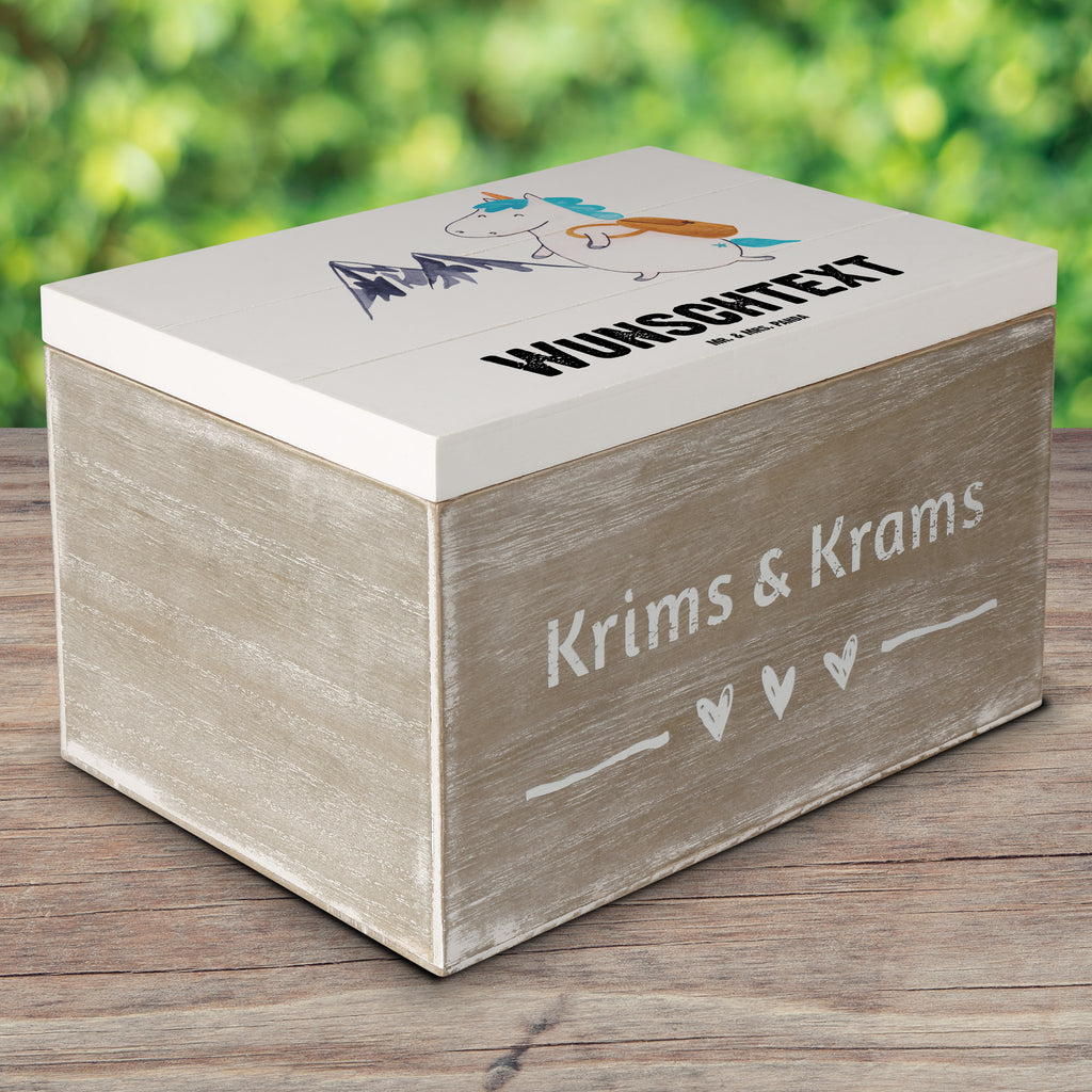 Personalisierte Holzkiste Einhorn Bergsteiger Holzkiste mit Namen, Kiste mit Namen, Schatzkiste mit Namen, Truhe mit Namen, Schatulle mit Namen, Erinnerungsbox mit Namen, Erinnerungskiste, mit Namen, Dekokiste mit Namen, Aufbewahrungsbox mit Namen, Holzkiste Personalisiert, Kiste Personalisiert, Schatzkiste Personalisiert, Truhe Personalisiert, Schatulle Personalisiert, Erinnerungsbox Personalisiert, Erinnerungskiste Personalisiert, Dekokiste Personalisiert, Aufbewahrungsbox Personalisiert, Einhorn, Einhörner, Einhorn Deko, Pegasus, Unicorn, Bergsteiger, Abenteuer, Berge, Abenteurer, Weltenbummler, Weltreise, Reisen, Urlaub, Entdecker