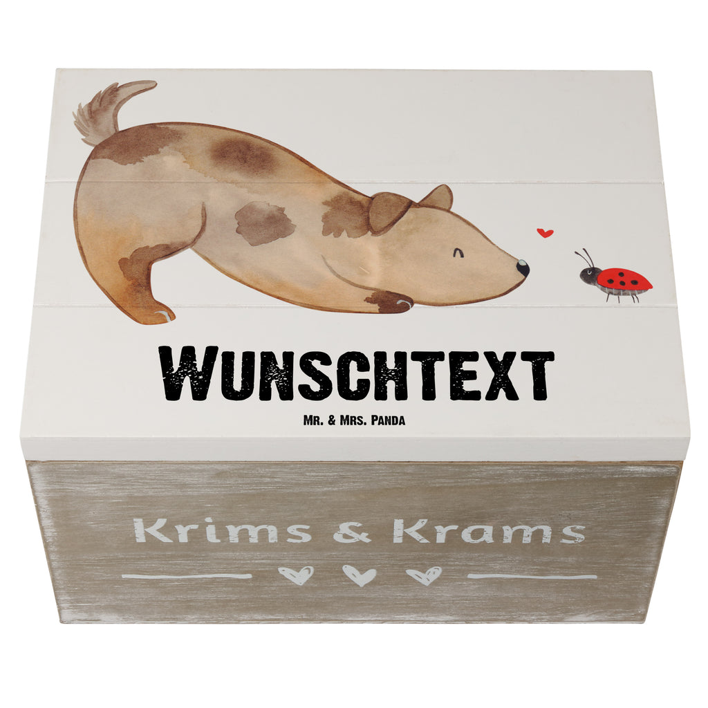 Personalisierte Holzkiste Hund Marienkäfer Holzkiste mit Namen, Kiste mit Namen, Schatzkiste mit Namen, Truhe mit Namen, Schatulle mit Namen, Erinnerungsbox mit Namen, Erinnerungskiste, mit Namen, Dekokiste mit Namen, Aufbewahrungsbox mit Namen, Holzkiste Personalisiert, Kiste Personalisiert, Schatzkiste Personalisiert, Truhe Personalisiert, Schatulle Personalisiert, Erinnerungsbox Personalisiert, Erinnerungskiste Personalisiert, Dekokiste Personalisiert, Aufbewahrungsbox Personalisiert, Hund, Hundemotiv, Haustier, Hunderasse, Tierliebhaber, Hundebesitzer, Sprüche, Hunde, Hundespruch, Marienkäfer, Mischling, Mischlinghund