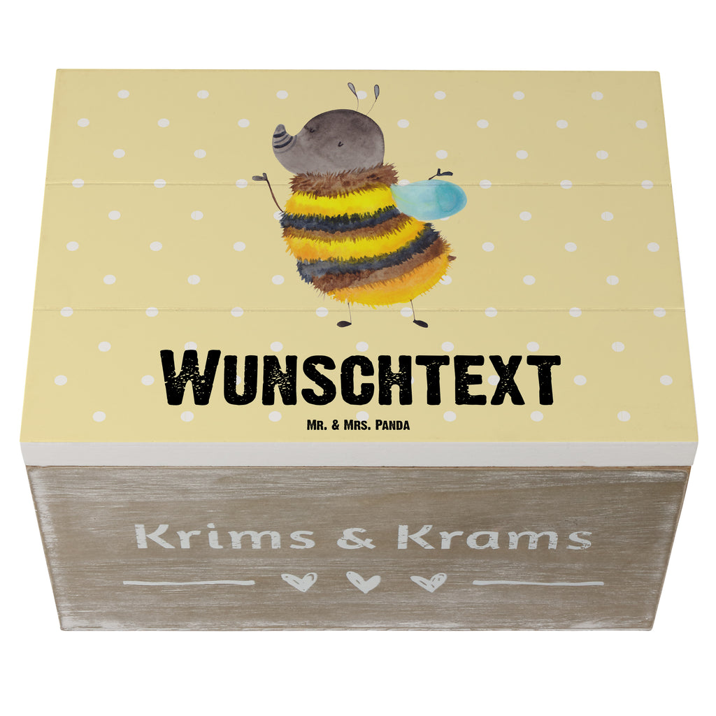 Personalisierte Holzkiste Hummel flauschig Holzkiste mit Namen, Kiste mit Namen, Schatzkiste mit Namen, Truhe mit Namen, Schatulle mit Namen, Erinnerungsbox mit Namen, Erinnerungskiste, mit Namen, Dekokiste mit Namen, Aufbewahrungsbox mit Namen, Holzkiste Personalisiert, Kiste Personalisiert, Schatzkiste Personalisiert, Truhe Personalisiert, Schatulle Personalisiert, Erinnerungsbox Personalisiert, Erinnerungskiste Personalisiert, Dekokiste Personalisiert, Aufbewahrungsbox Personalisiert, süße Tiermotive, gute Laune, lustige Sprüche, Tiere, Hummel, Flauschig, Biene, Blume, Natur