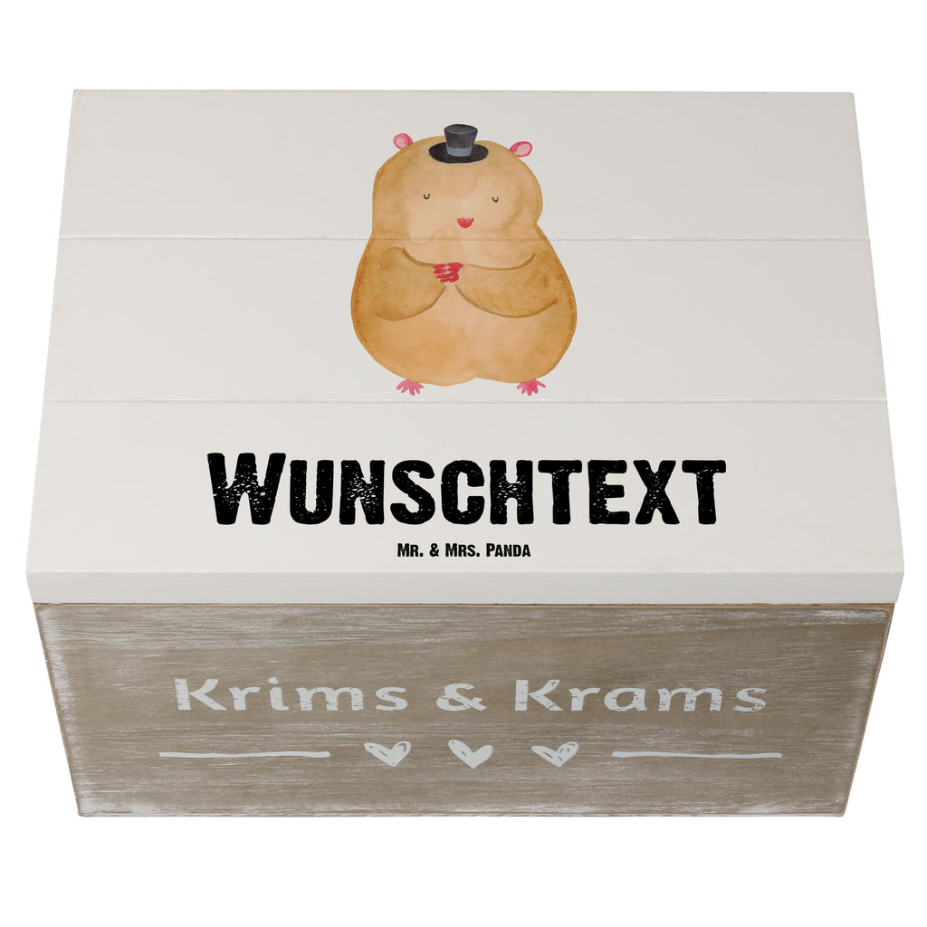 Personalisierte Holzkiste Hamster mit Hut Holzkiste mit Namen, Kiste mit Namen, Schatzkiste mit Namen, Truhe mit Namen, Schatulle mit Namen, Erinnerungsbox mit Namen, Erinnerungskiste, mit Namen, Dekokiste mit Namen, Aufbewahrungsbox mit Namen, Holzkiste Personalisiert, Kiste Personalisiert, Schatzkiste Personalisiert, Truhe Personalisiert, Schatulle Personalisiert, Erinnerungsbox Personalisiert, Erinnerungskiste Personalisiert, Dekokiste Personalisiert, Aufbewahrungsbox Personalisiert, süße Tiermotive, gute Laune, lustige Sprüche, Tiere, Hamster, Hut, Magier, Zylinder, Zwerghamster, Zauberer, Houdini