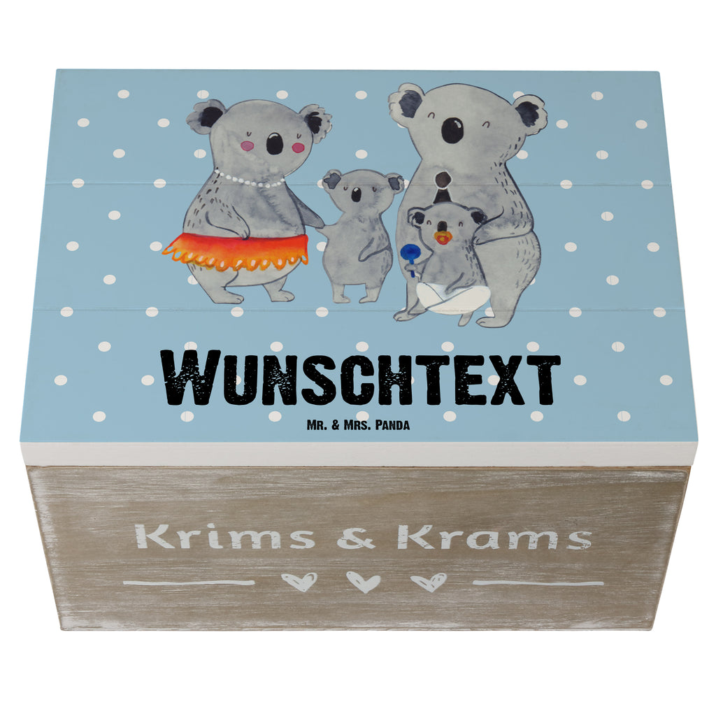 Personalisierte Holzkiste Koala Familie Holzkiste mit Namen, Kiste mit Namen, Schatzkiste mit Namen, Truhe mit Namen, Schatulle mit Namen, Erinnerungsbox mit Namen, Erinnerungskiste, mit Namen, Dekokiste mit Namen, Aufbewahrungsbox mit Namen, Holzkiste Personalisiert, Kiste Personalisiert, Schatzkiste Personalisiert, Truhe Personalisiert, Schatulle Personalisiert, Erinnerungsbox Personalisiert, Erinnerungskiste Personalisiert, Dekokiste Personalisiert, Aufbewahrungsbox Personalisiert, Familie, Vatertag, Muttertag, Bruder, Schwester, Mama, Papa, Oma, Opa, Koala, Koalas, Family, Kinder, Geschwister, Familienleben
