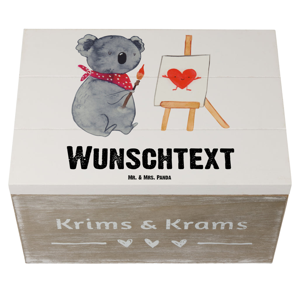 Personalisierte Holzkiste Koala Künstler Holzkiste mit Namen, Kiste mit Namen, Schatzkiste mit Namen, Truhe mit Namen, Schatulle mit Namen, Erinnerungsbox mit Namen, Erinnerungskiste, mit Namen, Dekokiste mit Namen, Aufbewahrungsbox mit Namen, Holzkiste Personalisiert, Kiste Personalisiert, Schatzkiste Personalisiert, Truhe Personalisiert, Schatulle Personalisiert, Erinnerungsbox Personalisiert, Erinnerungskiste Personalisiert, Dekokiste Personalisiert, Aufbewahrungsbox Personalisiert, Koala, Koalabär, Liebe, Liebensbeweis, Liebesgeschenk, Gefühle, Künstler, zeichnen