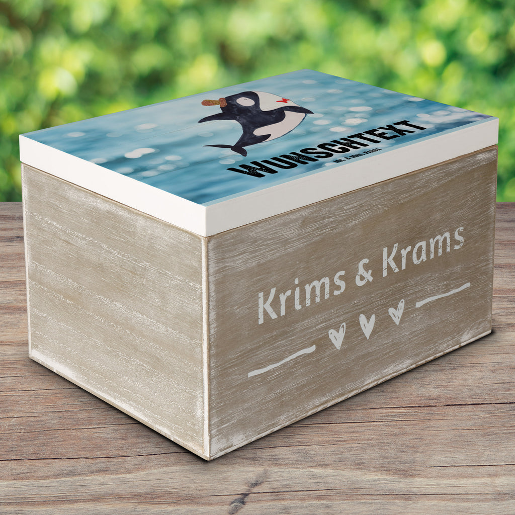 Personalisierte Holzkiste Orca Zylinder Holzkiste mit Namen, Kiste mit Namen, Schatzkiste mit Namen, Truhe mit Namen, Schatulle mit Namen, Erinnerungsbox mit Namen, Erinnerungskiste, mit Namen, Dekokiste mit Namen, Aufbewahrungsbox mit Namen, Holzkiste Personalisiert, Kiste Personalisiert, Schatzkiste Personalisiert, Truhe Personalisiert, Schatulle Personalisiert, Erinnerungsbox Personalisiert, Erinnerungskiste Personalisiert, Dekokiste Personalisiert, Aufbewahrungsbox Personalisiert, Meerestiere, Meer, Urlaub, Narwal, Glitter, Konfetti, Glitzer, Geburtstag, Feier, Fete, Fest, Glückwunsch, Orca