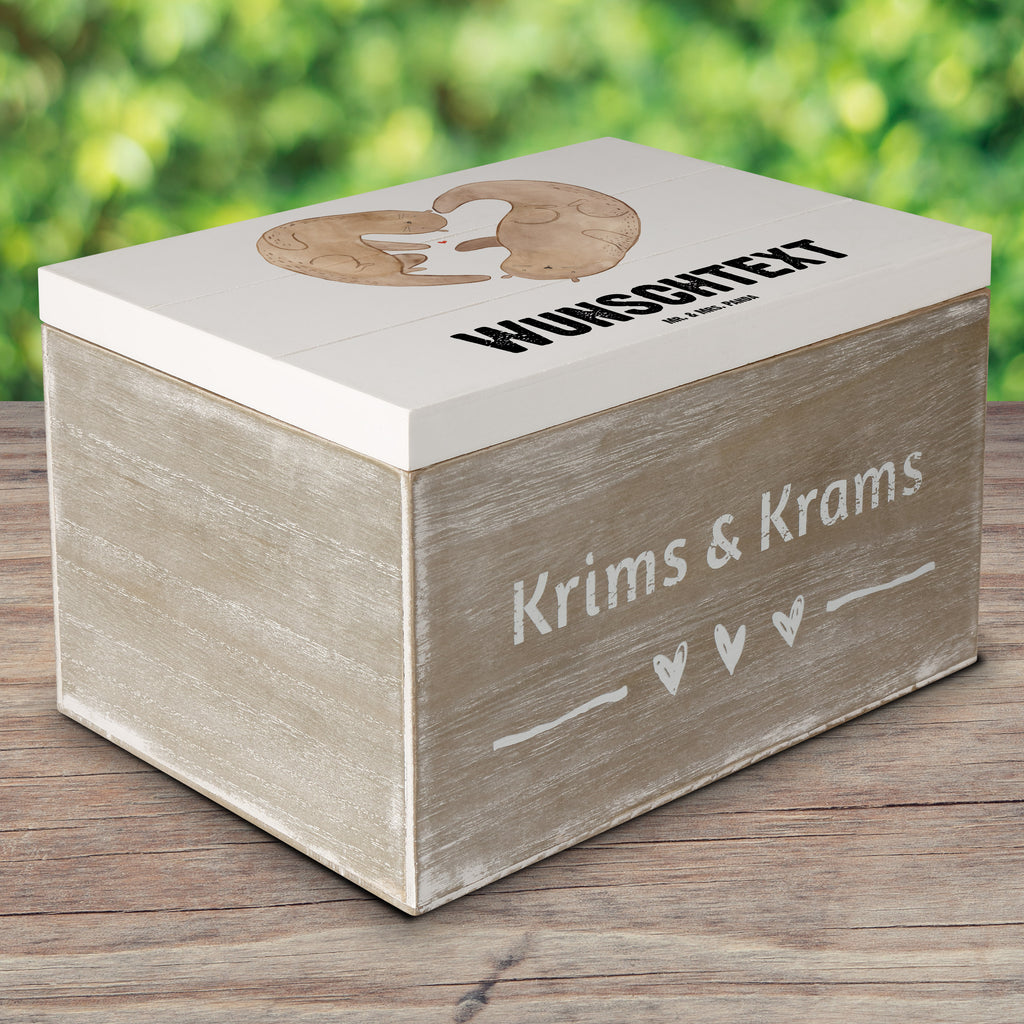 Personalisierte Holzkiste Otter Herz Holzkiste mit Namen, Kiste mit Namen, Schatzkiste mit Namen, Truhe mit Namen, Schatulle mit Namen, Erinnerungsbox mit Namen, Erinnerungskiste, mit Namen, Dekokiste mit Namen, Aufbewahrungsbox mit Namen, Holzkiste Personalisiert, Kiste Personalisiert, Schatzkiste Personalisiert, Truhe Personalisiert, Schatulle Personalisiert, Erinnerungsbox Personalisiert, Erinnerungskiste Personalisiert, Dekokiste Personalisiert, Aufbewahrungsbox Personalisiert, Otter, Fischotter, Seeotter, Liebe, Herz, Liebesbeweis, Liebesgeschenk, Bessere Hälfte, Love you, Jahrestag, Hochzeitstag, Verlobung, gemeinsames Leben