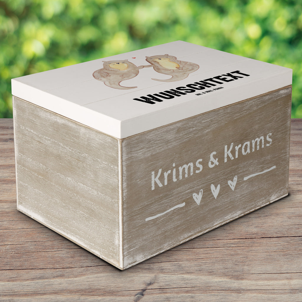 Personalisierte Holzkiste Otter händchenhaltend Holzkiste mit Namen, Kiste mit Namen, Schatzkiste mit Namen, Truhe mit Namen, Schatulle mit Namen, Erinnerungsbox mit Namen, Erinnerungskiste, mit Namen, Dekokiste mit Namen, Aufbewahrungsbox mit Namen, Holzkiste Personalisiert, Kiste Personalisiert, Schatzkiste Personalisiert, Truhe Personalisiert, Schatulle Personalisiert, Erinnerungsbox Personalisiert, Erinnerungskiste Personalisiert, Dekokiste Personalisiert, Aufbewahrungsbox Personalisiert, Otter, Fischotter, Seeotter, Otter Seeotter See Otter