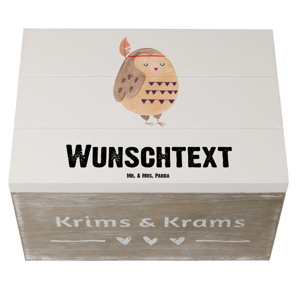 Personalisierte Holzkiste Eule Federschmuck Holzkiste mit Namen, Kiste mit Namen, Schatzkiste mit Namen, Truhe mit Namen, Schatulle mit Namen, Erinnerungsbox mit Namen, Erinnerungskiste, mit Namen, Dekokiste mit Namen, Aufbewahrungsbox mit Namen, Holzkiste Personalisiert, Kiste Personalisiert, Schatzkiste Personalisiert, Truhe Personalisiert, Schatulle Personalisiert, Erinnerungsbox Personalisiert, Erinnerungskiste Personalisiert, Dekokiste Personalisiert, Aufbewahrungsbox Personalisiert, Eule, Eule Deko, Owl, Das Leben ist ein Abenteuer, Reisespruch, Federschmuck, Dekoration