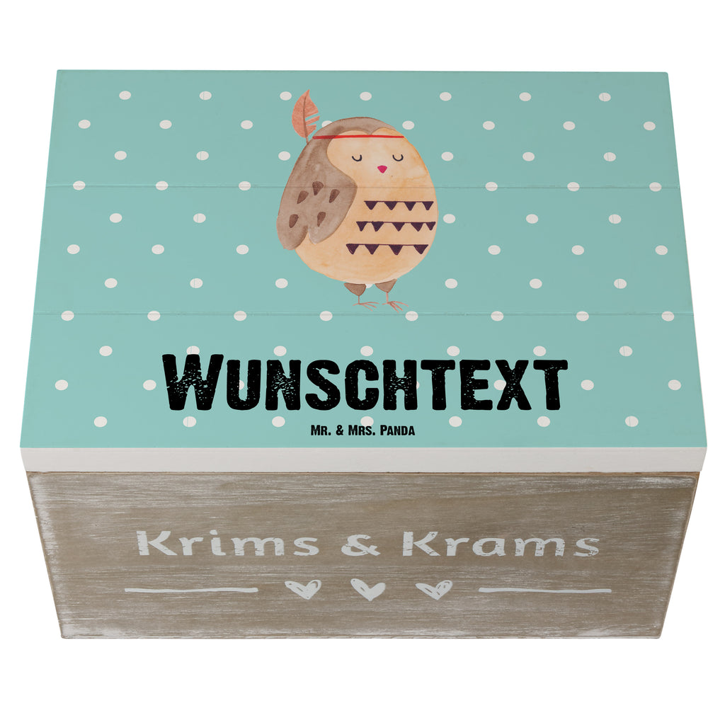 Personalisierte Holzkiste Eule Federschmuck Holzkiste mit Namen, Kiste mit Namen, Schatzkiste mit Namen, Truhe mit Namen, Schatulle mit Namen, Erinnerungsbox mit Namen, Erinnerungskiste, mit Namen, Dekokiste mit Namen, Aufbewahrungsbox mit Namen, Holzkiste Personalisiert, Kiste Personalisiert, Schatzkiste Personalisiert, Truhe Personalisiert, Schatulle Personalisiert, Erinnerungsbox Personalisiert, Erinnerungskiste Personalisiert, Dekokiste Personalisiert, Aufbewahrungsbox Personalisiert, Eule, Eule Deko, Owl, Das Leben ist ein Abenteuer, Reisespruch, Federschmuck, Dekoration