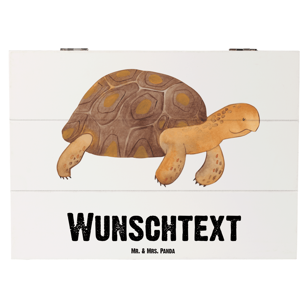 Personalisierte Holzkiste Schildkröte marschiert Holzkiste mit Namen, Kiste mit Namen, Schatzkiste mit Namen, Truhe mit Namen, Schatulle mit Namen, Erinnerungsbox mit Namen, Erinnerungskiste, mit Namen, Dekokiste mit Namen, Aufbewahrungsbox mit Namen, Holzkiste Personalisiert, Kiste Personalisiert, Schatzkiste Personalisiert, Truhe Personalisiert, Schatulle Personalisiert, Erinnerungsbox Personalisiert, Erinnerungskiste Personalisiert, Dekokiste Personalisiert, Aufbewahrungsbox Personalisiert, Meerestiere, Meer, Urlaub, Schildkröte, Schildkröten, get lost, Abenteuer, Reiselust, Inspiration, Neustart, Motivation, Lieblingsmensch