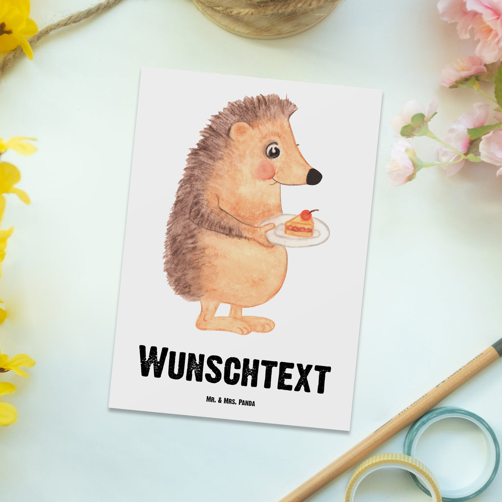 Personalisierte Postkarte Igel mit Kuchenstück Postkarte mit Namen, Postkarte bedrucken, Postkarte mit Wunschtext, Postkarte personalisierbar, Geschenkkarte mit Namen, Grußkarte mit Namen, Karte mit Namen, Einladung mit Namen, Ansichtskarte mit Namen, Geschenkkarte mit Wunschtext, Grußkarte mit Wunschtext, Karte mit Wunschtext, Einladung mit Wunschtext, Ansichtskarte mit Wunschtext, süße Tiermotive, gute Laune, lustige Sprüche, Tiere, Igel, Essen Spruch, Kuchen, Backen Geschenk, Kuchen backen, Einladung Party, Geburtstagskuchen, Torte