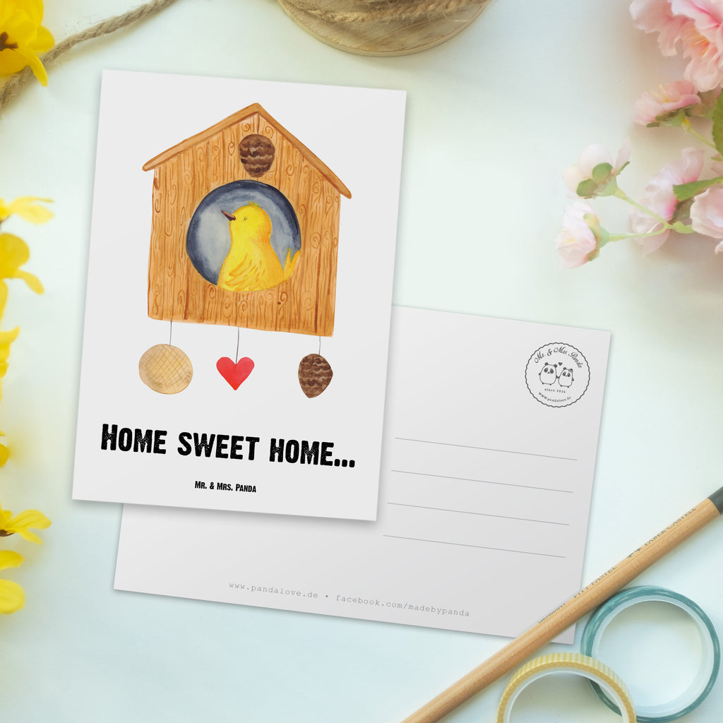 Personalisierte Postkarte Vogelhaus sweet Home Postkarte mit Namen, Postkarte bedrucken, Postkarte mit Wunschtext, Postkarte personalisierbar, Geschenkkarte mit Namen, Grußkarte mit Namen, Karte mit Namen, Einladung mit Namen, Ansichtskarte mit Namen, Geschenkkarte mit Wunschtext, Grußkarte mit Wunschtext, Karte mit Wunschtext, Einladung mit Wunschtext, Ansichtskarte mit Wunschtext, süße Tiermotive, gute Laune, lustige Sprüche, Tiere, Vogelhaus, Vogel, Home sweet Home, Einzug, Umzug, Geschenk, Einzugsgeschenk, Hausbau, Haus