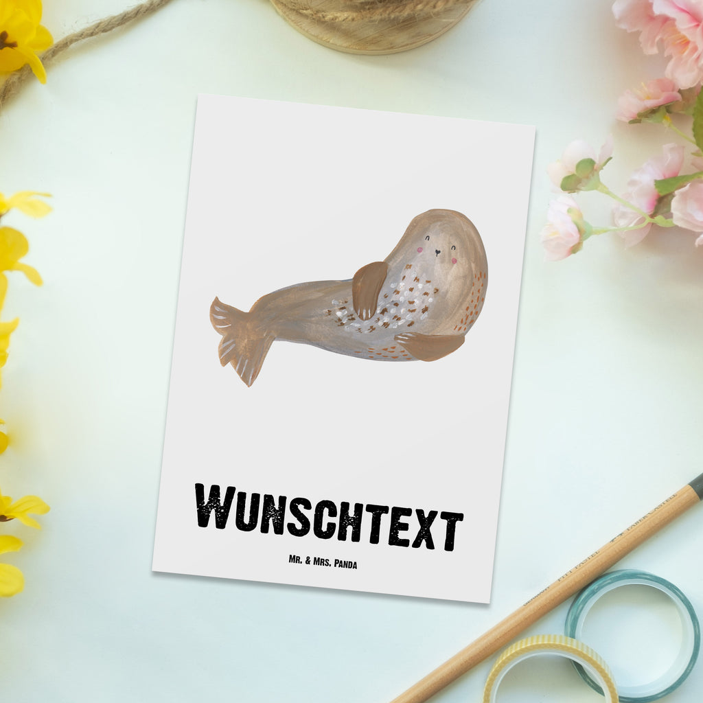 Personalisierte Postkarte Robbe lachend Postkarte mit Namen, Postkarte bedrucken, Postkarte mit Wunschtext, Postkarte personalisierbar, Geschenkkarte mit Namen, Grußkarte mit Namen, Karte mit Namen, Einladung mit Namen, Ansichtskarte mit Namen, Geschenkkarte mit Wunschtext, Grußkarte mit Wunschtext, Karte mit Wunschtext, Einladung mit Wunschtext, Ansichtskarte mit Wunschtext, süße Tiermotive, gute Laune, lustige Sprüche, Tiere, Robbe, Robben, Seehund, Strand, Meerestier, Ostsee, Nordsee