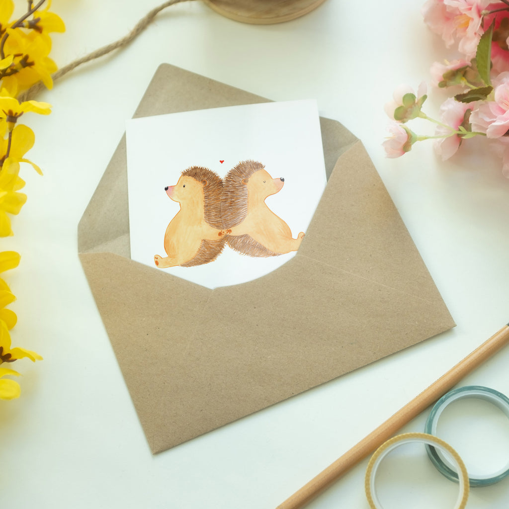Personalisierte Grußkarte Igel händchenhaltend Personalisierte Grußkarte, Personalisiertere Klappkarte, Personalisierte Einladungskarte, Personalisierte Glückwunschkarte, Personalisierte Hochzeitskarte, Personalisierte Geburtstagskarte, Grußkarte mit Namen, Grußkarte selber drucken, Grußkarte selbst gestalten, Grußkarte mit persönlichen Nachrichten, Grußkarte als Geldgeschenk, Grußkarten personalisiert, Liebe, Partner, Freund, Freundin, Ehemann, Ehefrau, Heiraten, Verlobung, Heiratsantrag, Liebesgeschenk, Jahrestag, Hocheitstag, Igel, Igelliebe, Hand in Hand, Liebesbeweis, große Liebe, Liebesbotschaft, Hochzeit, Lieblingsmensch, Gemeinsamkeit, Love, Geschenk für zwei
