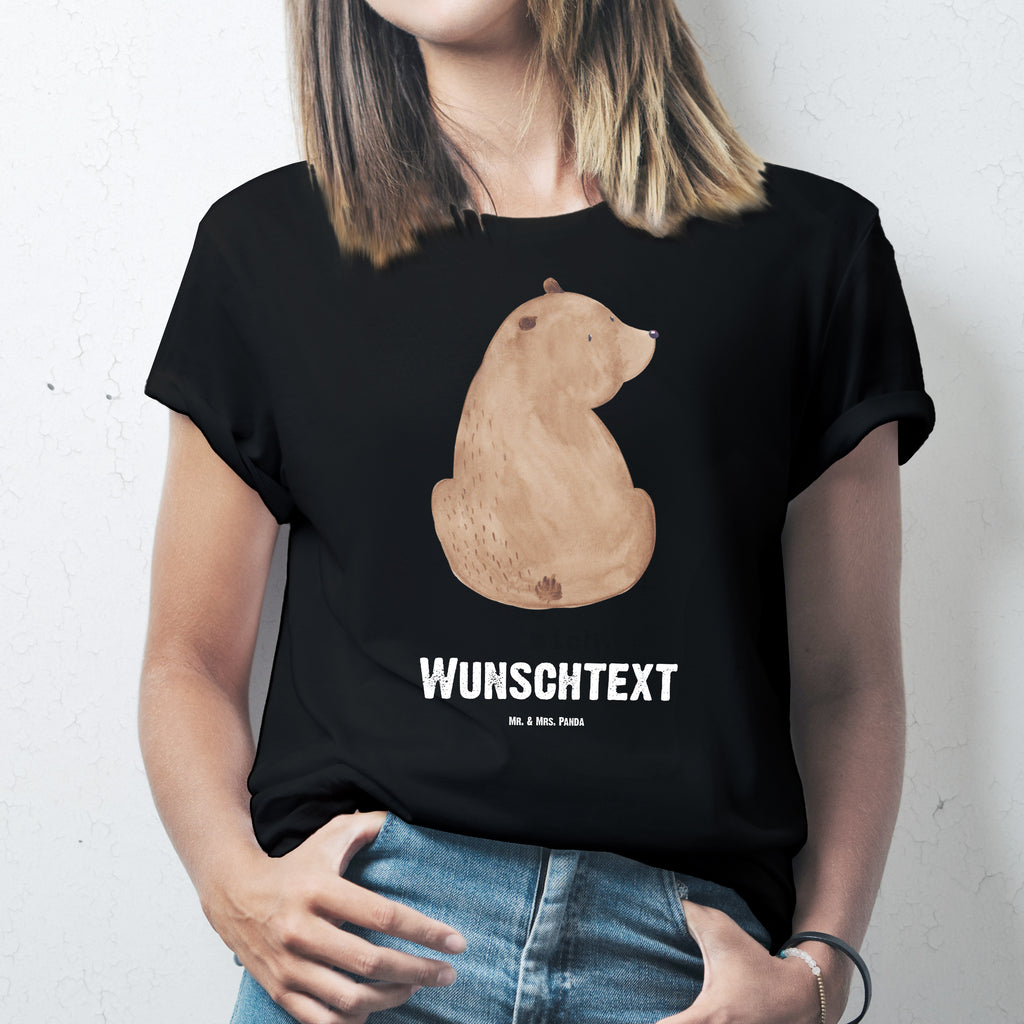 Größe XXL Personalisiertes T-Shirt Bär Schulterblick T-Shirt Personalisiert, T-Shirt mit Namen, T-Shirt mit Aufruck, Männer, Frauen, Wunschtext, Bedrucken, Bär, Teddy, Teddybär, Selbstachtung, Weltansicht, Motivation, Bären, Bärenliebe, Weisheit