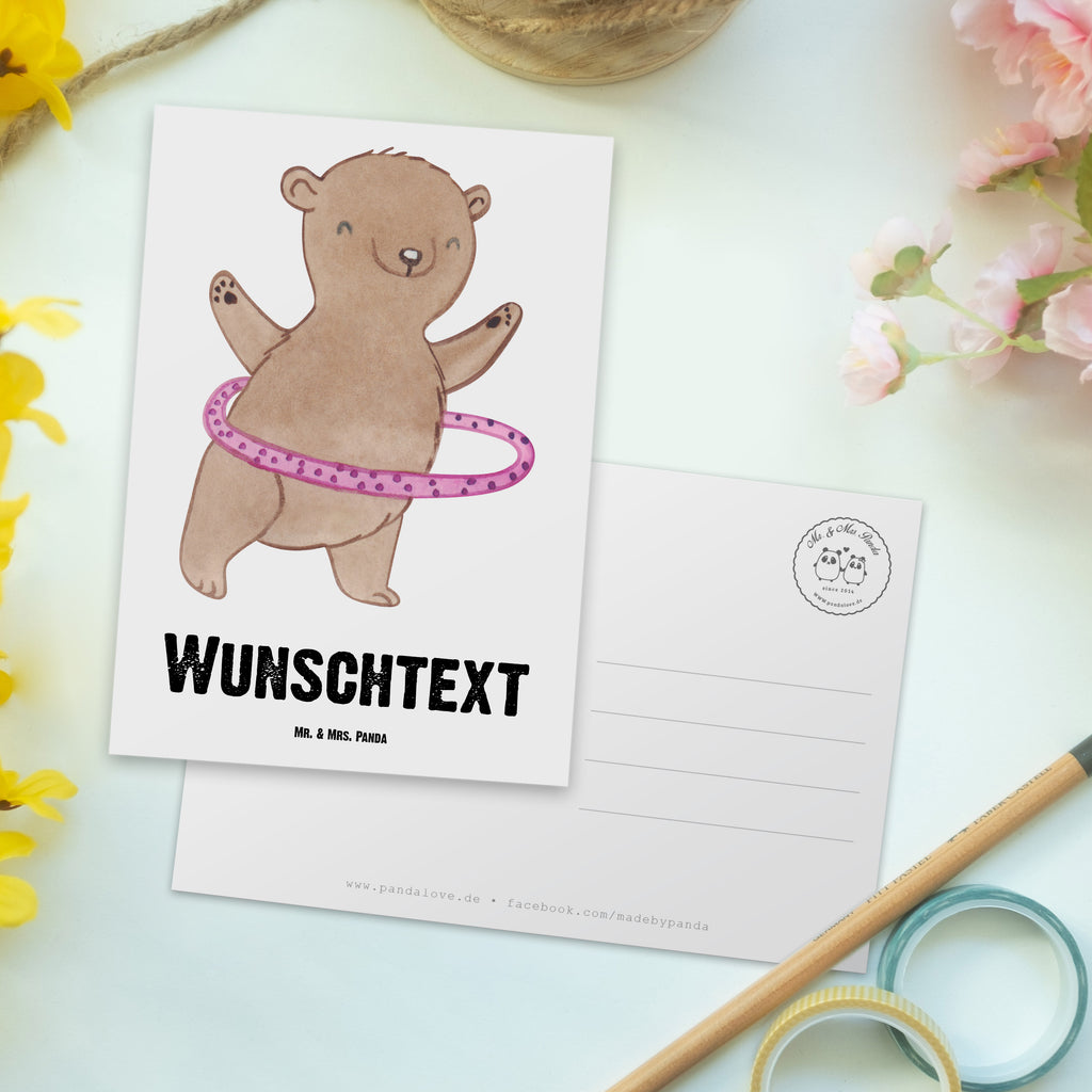 Personalisierte Postkarte Bär Hula Hoop Tage Postkarte mit Namen, Postkarte bedrucken, Postkarte mit Wunschtext, Postkarte personalisierbar, Geschenkkarte mit Namen, Grußkarte mit Namen, Karte mit Namen, Einladung mit Namen, Ansichtskarte mit Namen, Geschenkkarte mit Wunschtext, Grußkarte mit Wunschtext, Karte mit Wunschtext, Einladung mit Wunschtext, Ansichtskarte mit Wunschtext, Geschenk, Sport, Sportart, Hobby, Schenken, Danke, Dankeschön, Auszeichnung, Gewinn, Sportler, Hula Hoop, Fitness, Training