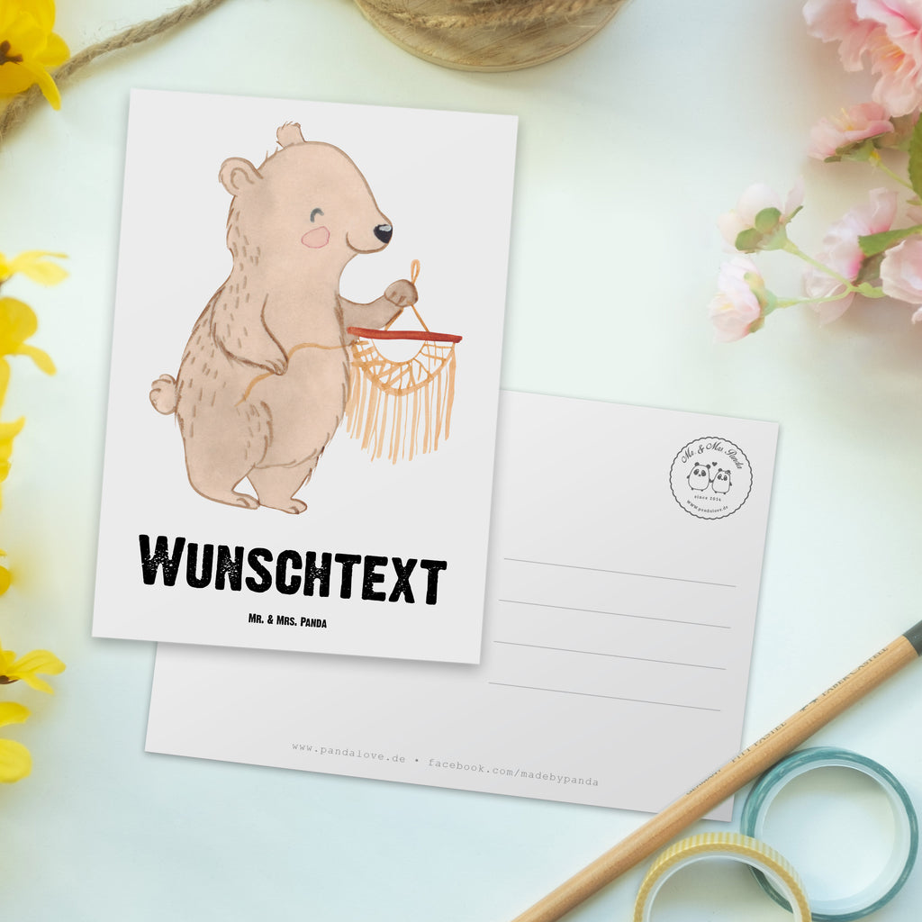 Personalisierte Postkarte Bär Makramee Tage Postkarte mit Namen, Postkarte bedrucken, Postkarte mit Wunschtext, Postkarte personalisierbar, Geschenkkarte mit Namen, Grußkarte mit Namen, Karte mit Namen, Einladung mit Namen, Ansichtskarte mit Namen, Geschenkkarte mit Wunschtext, Grußkarte mit Wunschtext, Karte mit Wunschtext, Einladung mit Wunschtext, Ansichtskarte mit Wunschtext, Geschenk, Sport, Sportart, Hobby, Schenken, Danke, Dankeschön, Auszeichnung, Gewinn, Sportler, Makramee, Basteln, Basteln mit Makramee