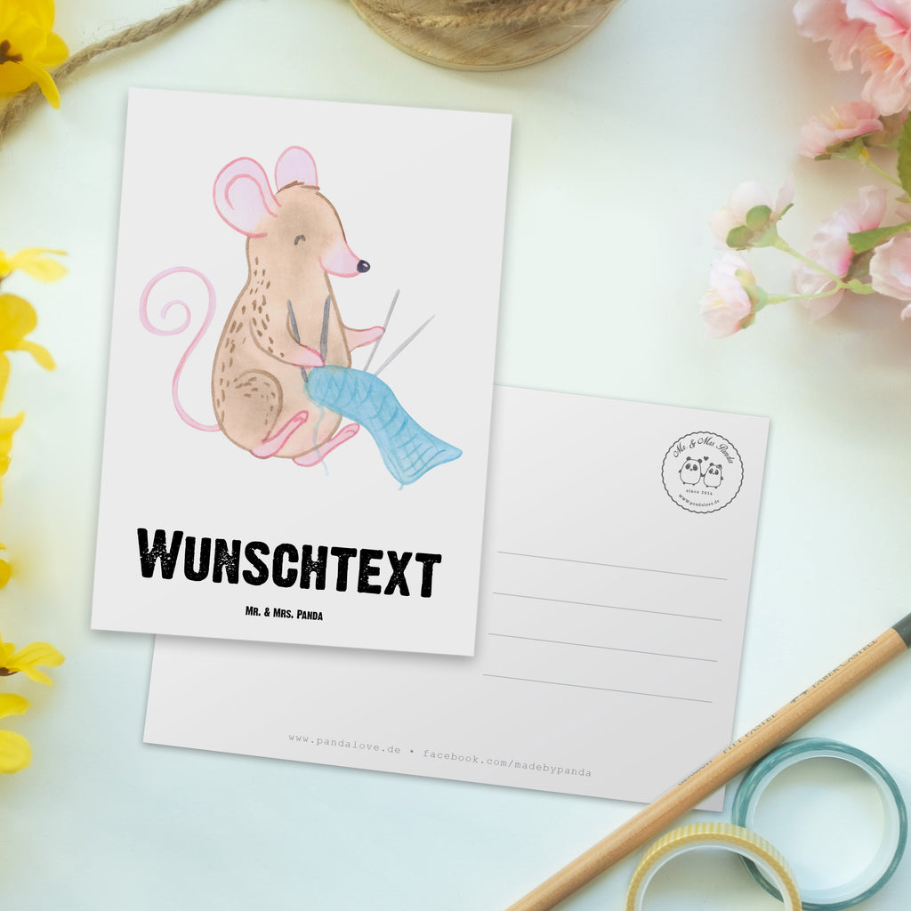 Personalisierte Postkarte Maus Stricken Tage Postkarte mit Namen, Postkarte bedrucken, Postkarte mit Wunschtext, Postkarte personalisierbar, Geschenkkarte mit Namen, Grußkarte mit Namen, Karte mit Namen, Einladung mit Namen, Ansichtskarte mit Namen, Geschenkkarte mit Wunschtext, Grußkarte mit Wunschtext, Karte mit Wunschtext, Einladung mit Wunschtext, Ansichtskarte mit Wunschtext, Geschenk, Sport, Sportart, Hobby, Schenken, Danke, Dankeschön, Auszeichnung, Gewinn, Sportler, Stricken, DIY