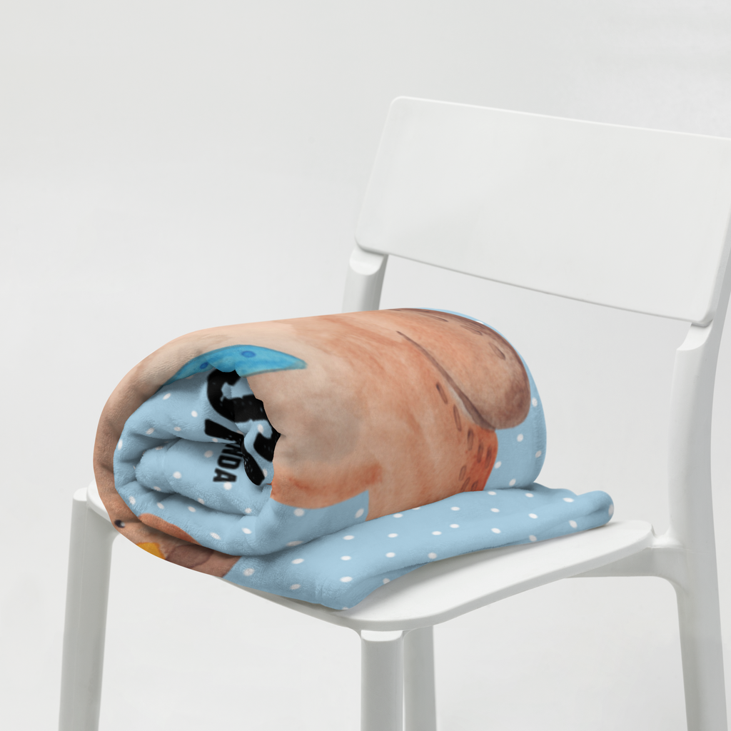 Personalisierte Decke Bär mit Schultüte Personalisierte Decke, Decke mit Namen, Kuscheldecke mit Namen, Decke bedrucken, Kuscheldecke bedrucken, Bär, Teddy, Teddybär, Bär Motiv, Schultüte, Erster Schultag Geschenk, Einschulung Geschenk, Schule Geschenk, Grundschule, Schulanfang, Schulbeginn