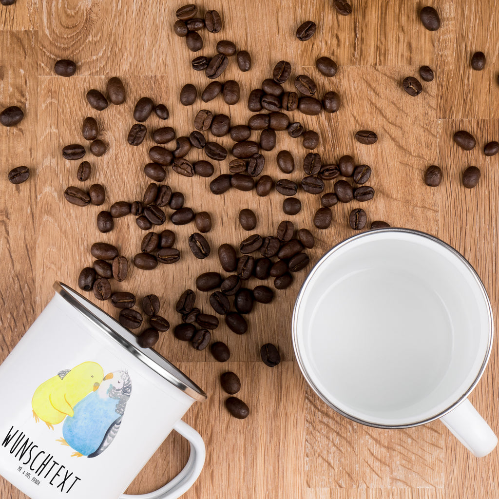 Personalisierte Emaille Tasse Wellensittich Liebe Emaille Tasse personalisiert, Emaille Tasse mit Namen, Campingtasse personalisiert, Namenstasse, Campingtasse bedrucken, Campinggeschirr personalsisert, Liebe, Partner, Freund, Freundin, Ehemann, Ehefrau, Heiraten, Verlobung, Heiratsantrag, Liebesgeschenk, Jahrestag, Hocheitstag, Vögel, Wellensittich, Nähe, Kuscheln, Vertrauen